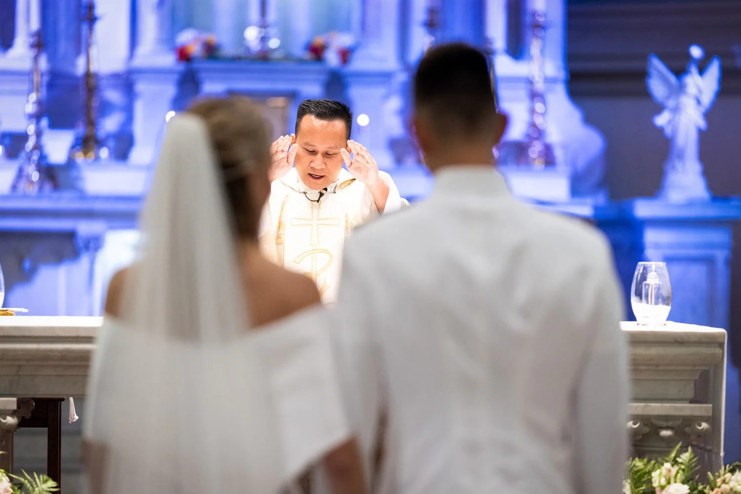 Some #rings, a #kiss, and #youremarried! 

Couple: @alyssa_scott1 and @kevin_hogan5
Venue: @usnavy @navstanewportri #newportofficersclub #newportoclub #stjosephsparishnewport #stjosephschurch
Hair/Makeup: Kelsey Masnyk Beauty
Band/DJ: @Lukesent
Video