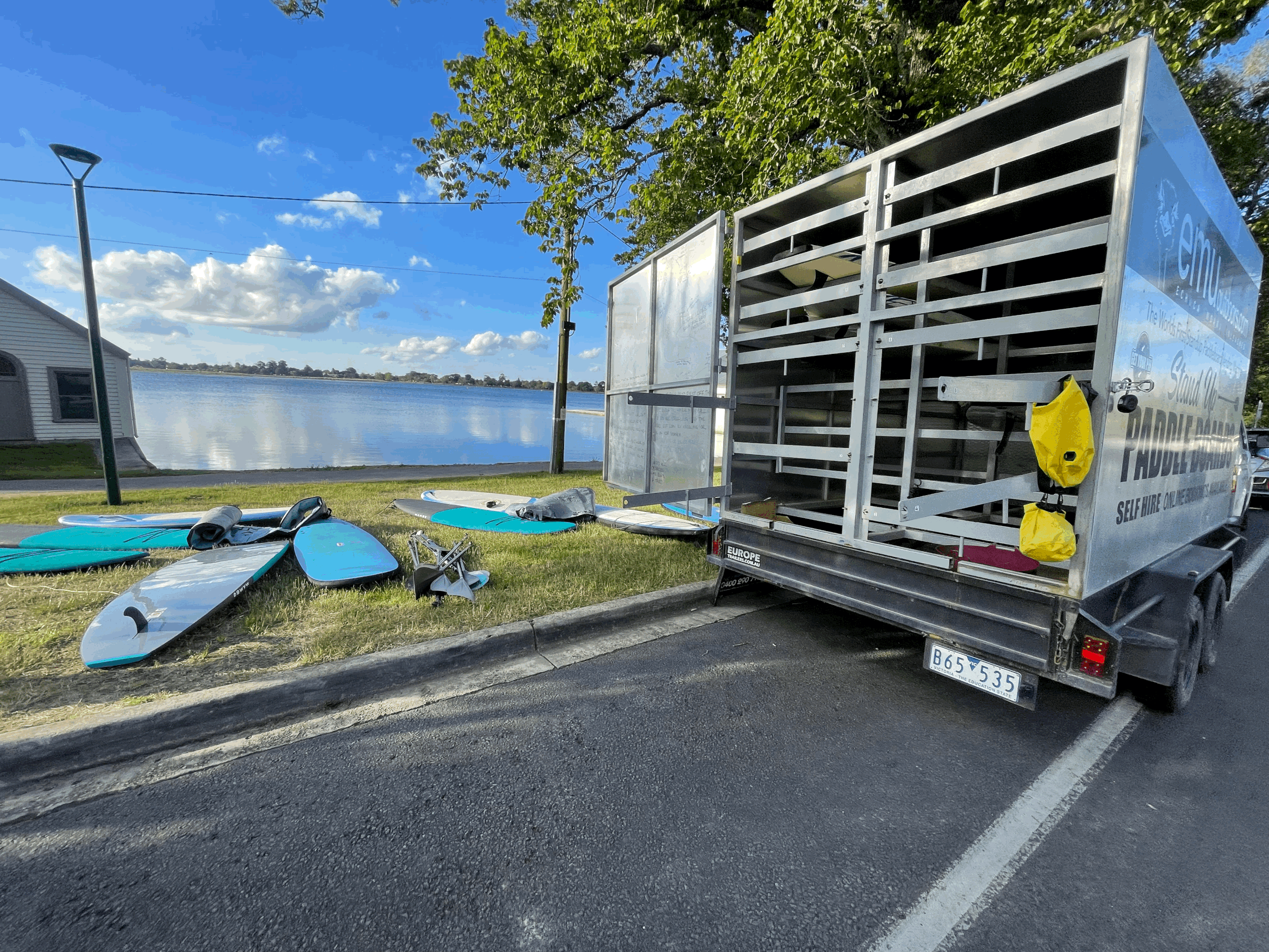 ballarat sup stand up paddle hire lessons tours paddling Lake Wendouree