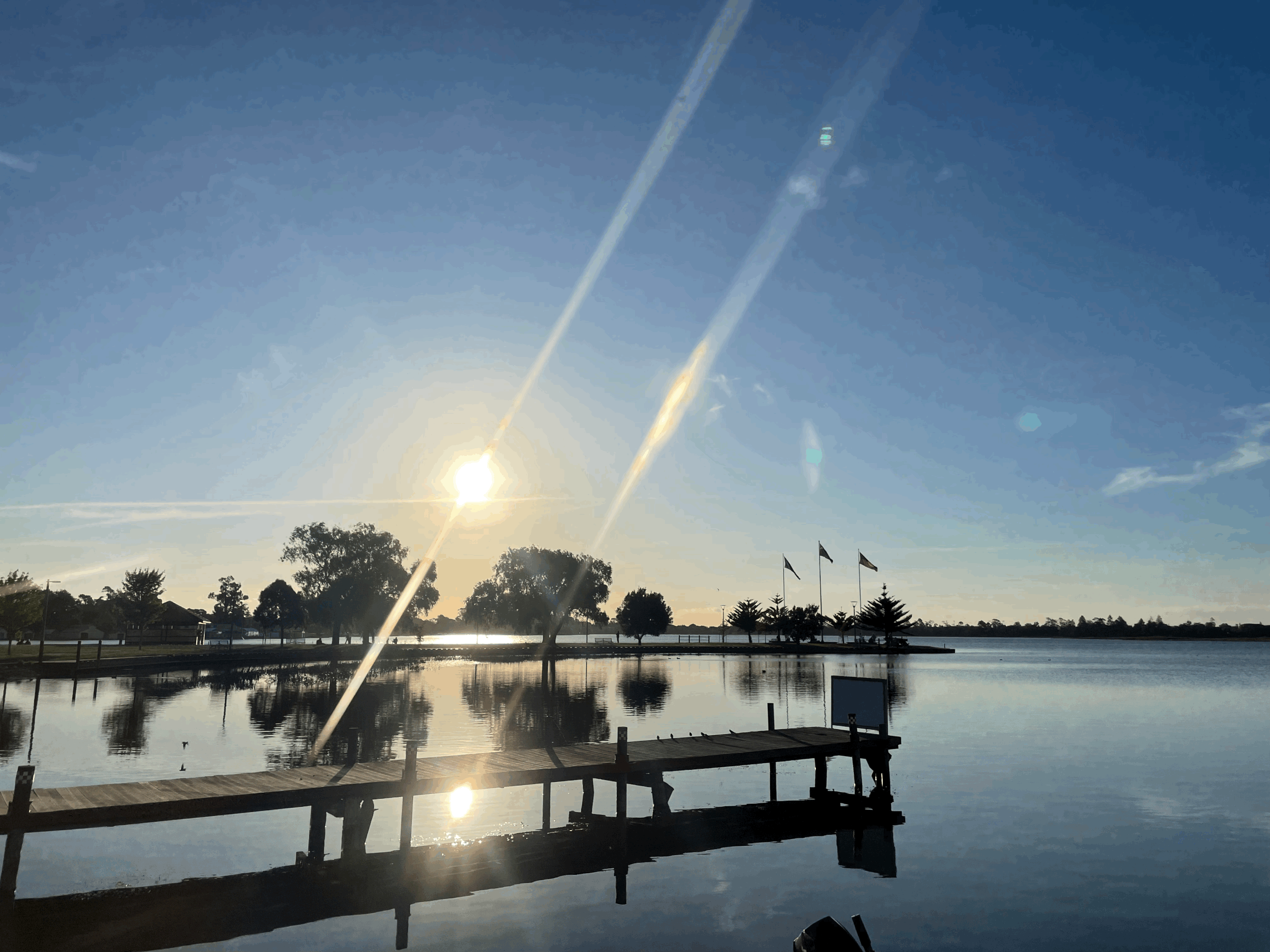 ballarat sup stand up paddle hire lessons tours paddling Lake Wendouree