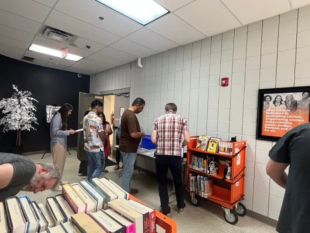 📚🎉 We held our first Tulsa City-County Library Lobby Stop on Wednesday at the East Community Center for our adult education students! 🌟 It was a fantastic opportunity for students and staff to sign up for library cards and check out reading materi