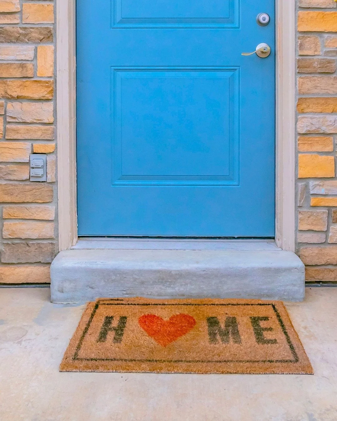 Turn a house into a home by donating items necessary to help families transition from homelessness to housing. Your generosity goes a long way with our Amazon wishlist at our link in bio.