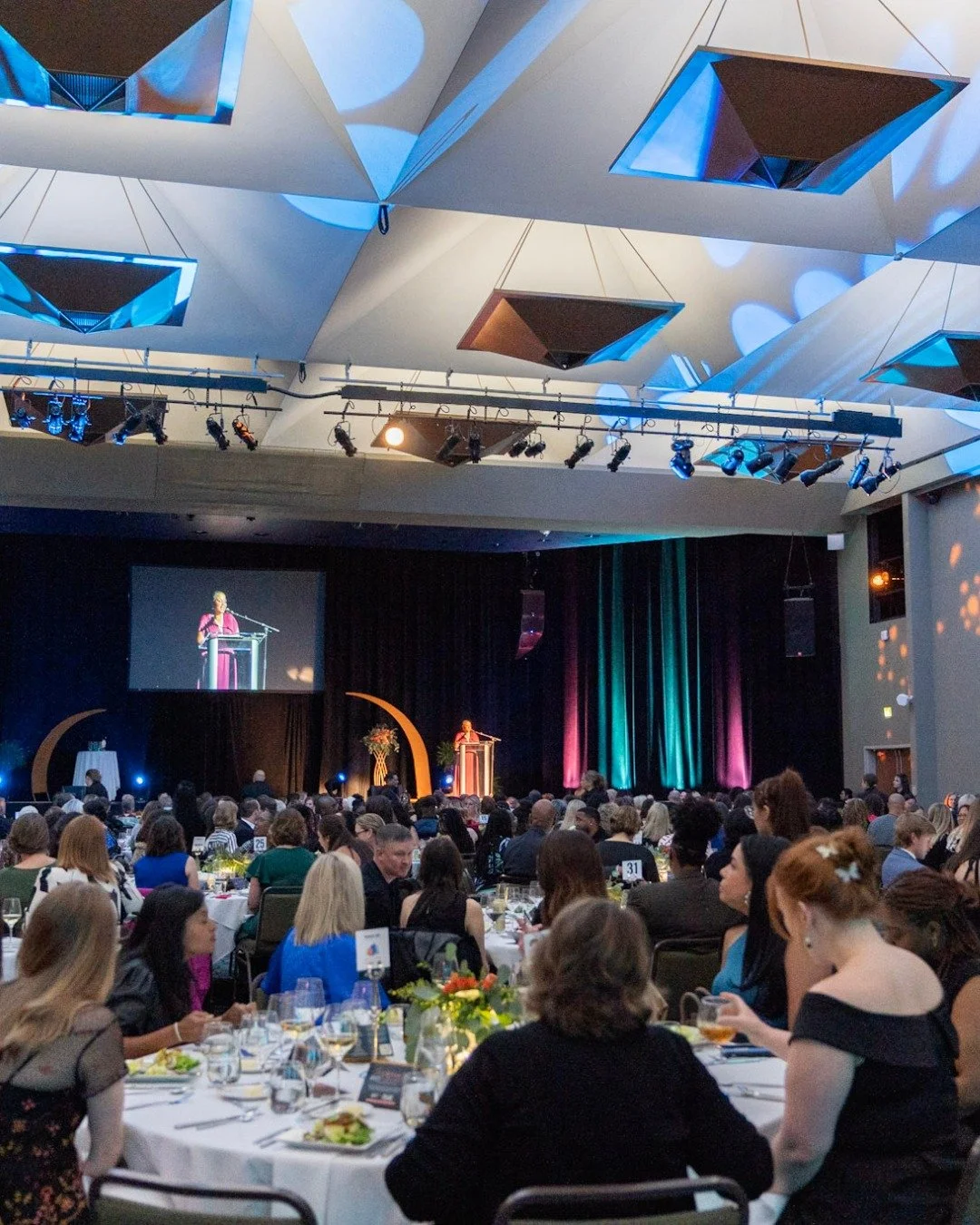 As we gear up for the 2026 Pinnacle Awards on March 27, we want to thank Commerce Bank for helping us honor Tulsa's women of the year! Don't have a ticket? Fix that here at our link in bio.