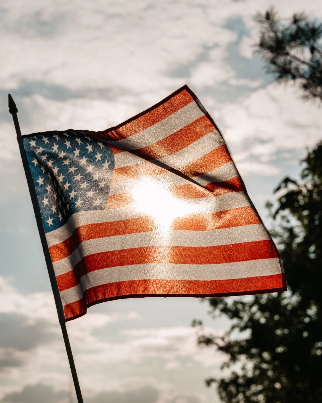 Today, we pause to remember and honor the brave heroes who made the ultimate sacrifice for our freedom. Their courage will never be forgotten. 🇺🇸 

YWCA Tulsa offices and fitness centers are closed today. #memorialday