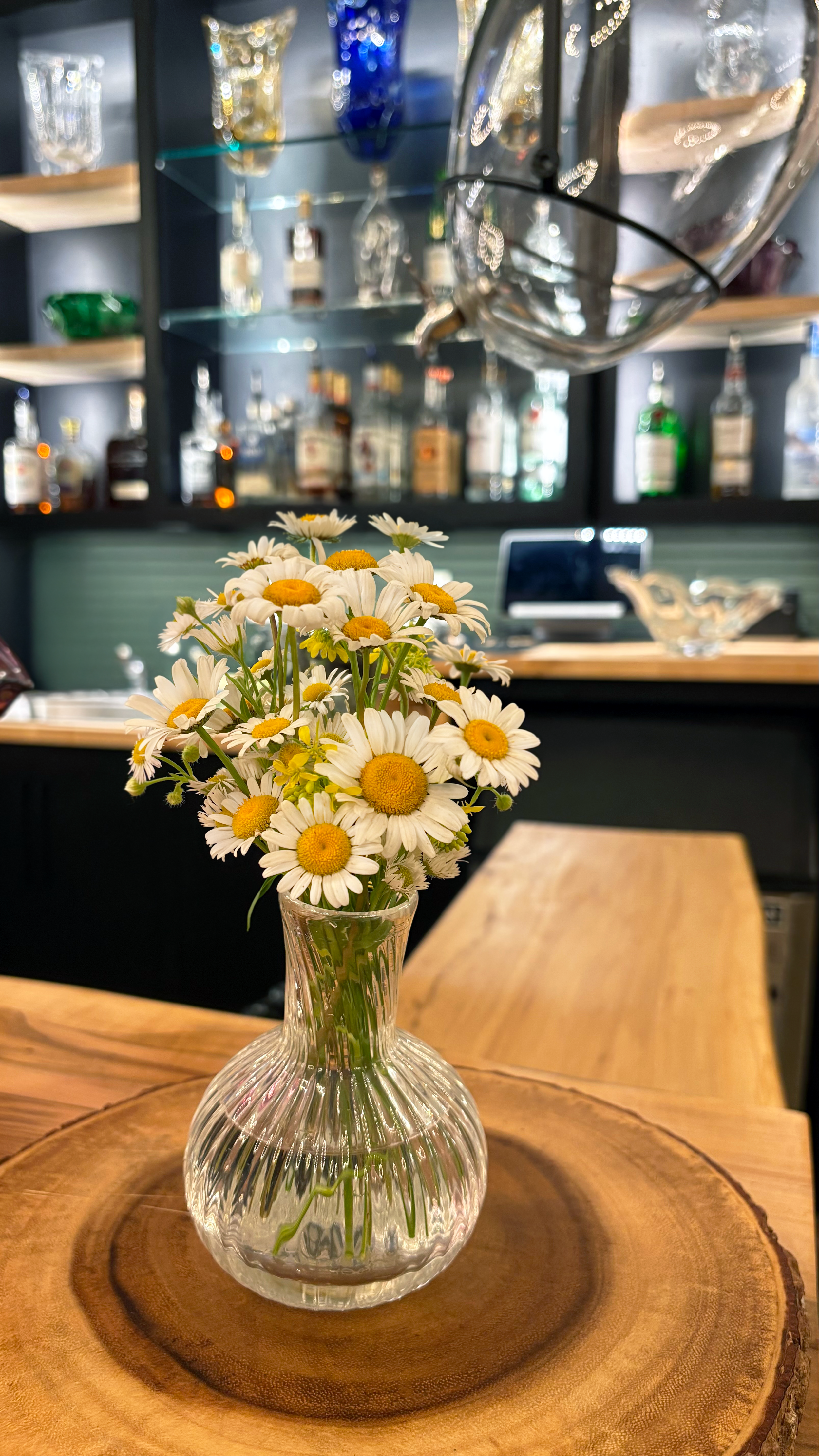 bar w flowers.png