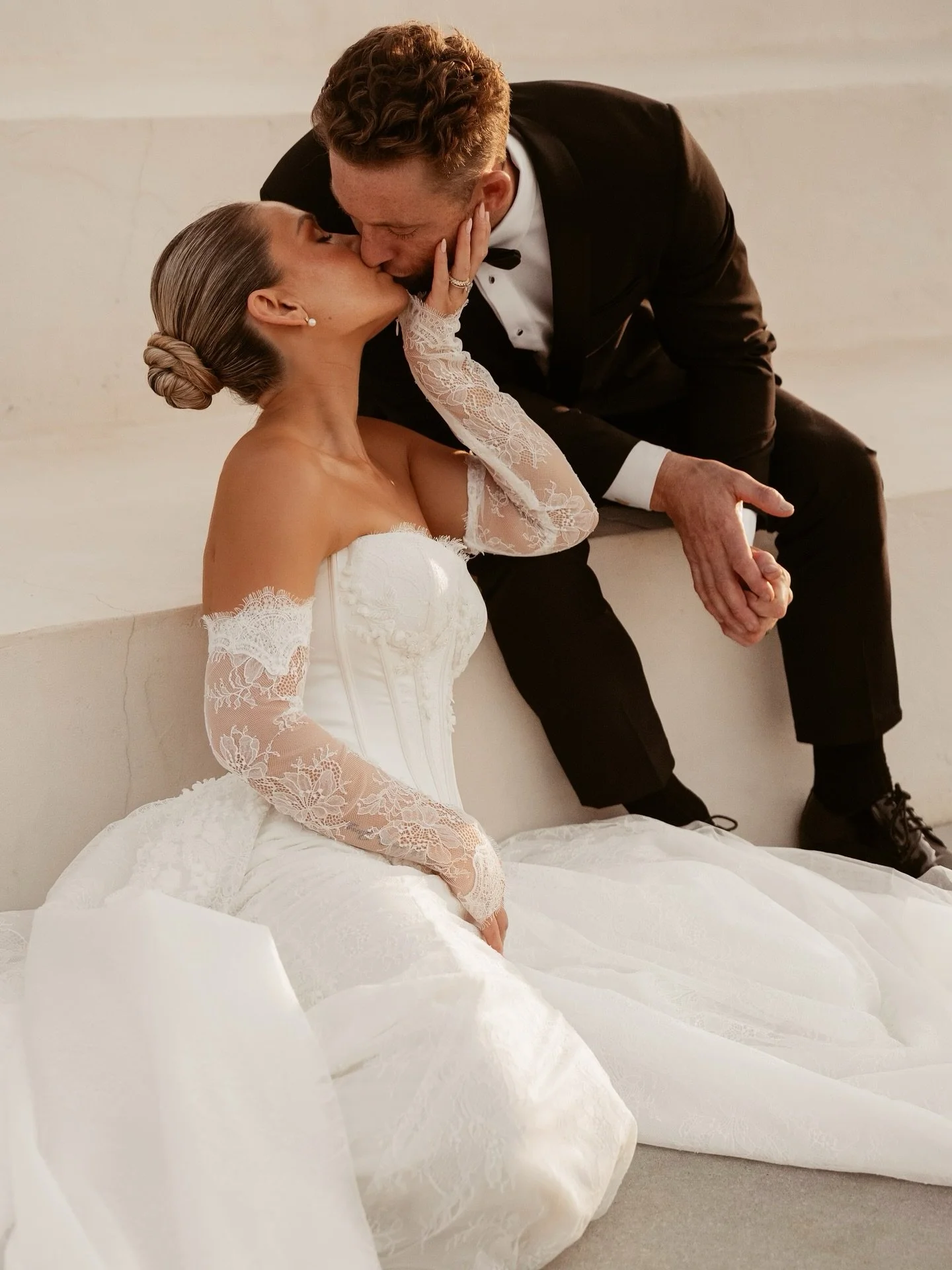 These two are right out of the pages of Vogue Weddings ✨
Our beautiful Jenaya came to our studio with a vision of exactly what she wanted. We think she absolutely nailed the brief making a statement in the lace lover’s dream MILOS by @evalende