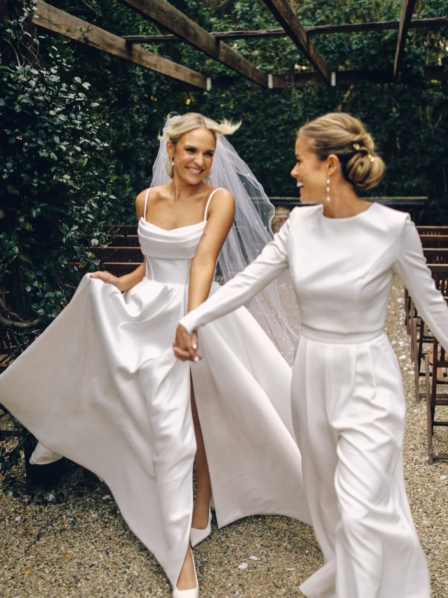 This gorgeous pair we cannot get enough of 🤍
Our beautiful Olivia knew exactly the look she loved from the moment she entered the TWA studio— Avery by @trishpeng with spaghetti straps. And boy did she absolutely blow it out the park! 
Thank