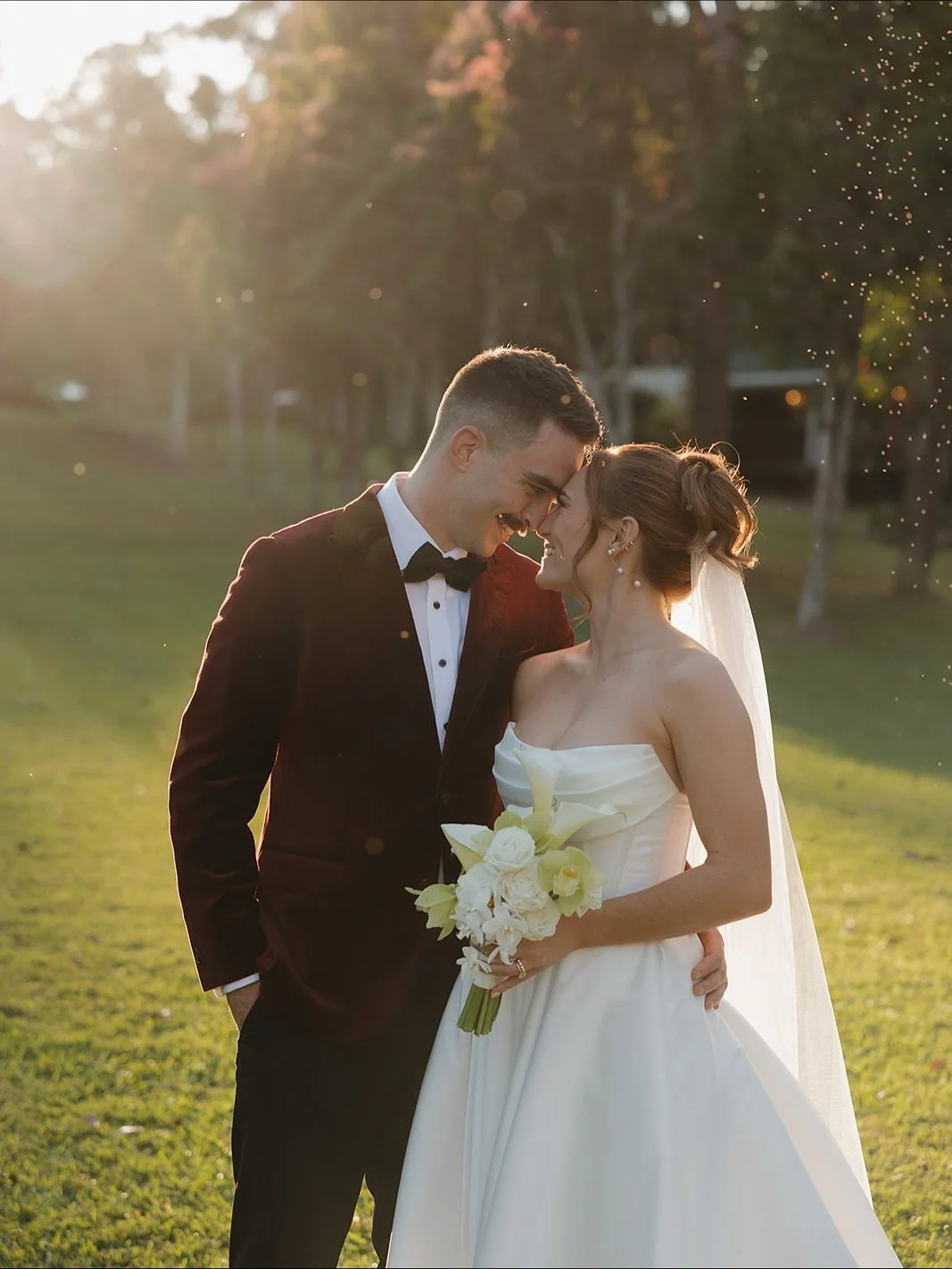 These &lsquo;just married&rsquo; moments with Hannah and Aiden just make our heart smile! 

Our sweet and beautiful bride Hannah creating an iconic moment in Avery by @trishpeng. 

Thank you to @houseofchapters_ for sharing these magical moments ✨