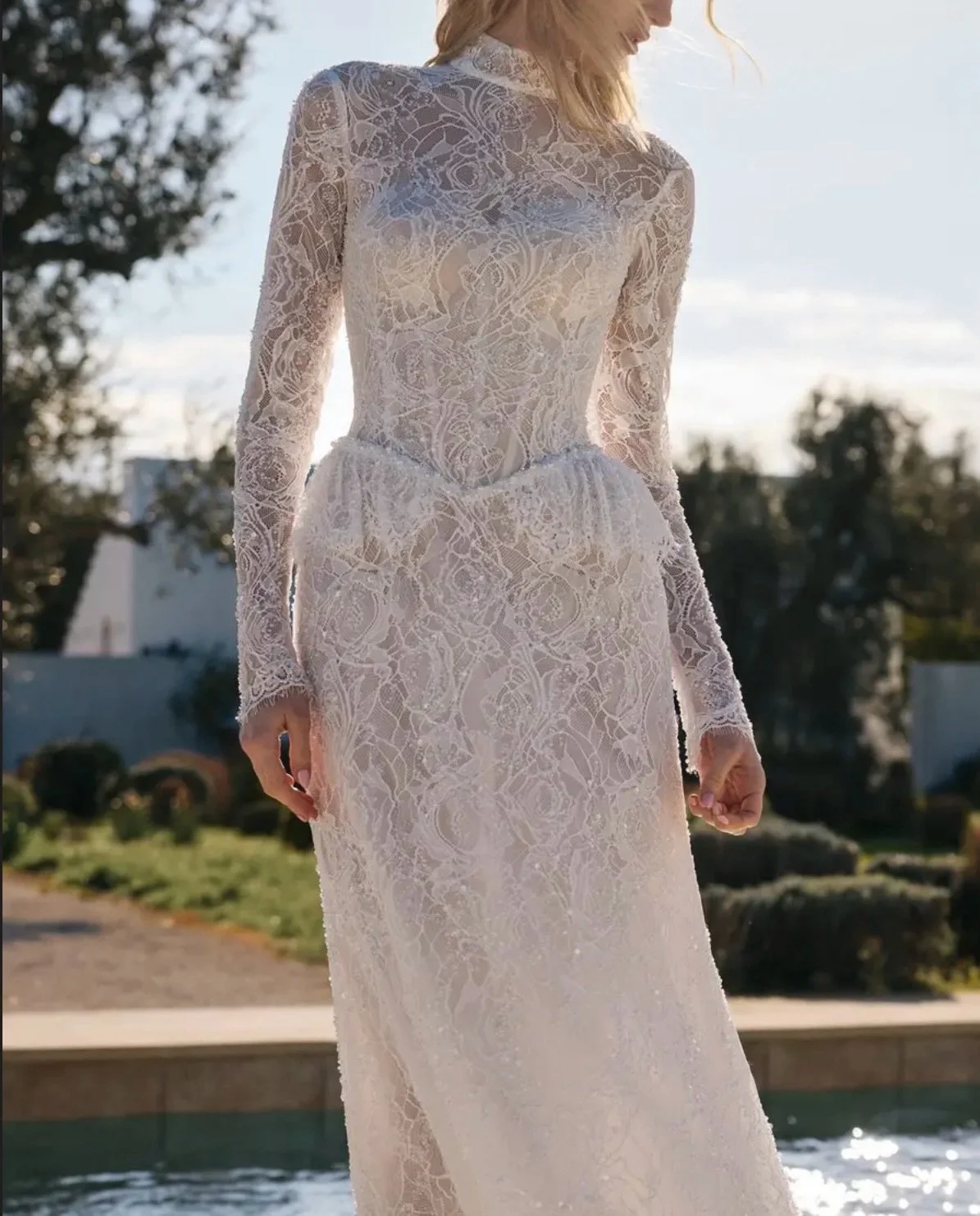 Chester by @evalendel has arrived in studio.

Head to toe semi transparent lace with the most intricate beadwork. A beautiful high neck, long sleeves that feel elegant and a fitted silhouette that skims and sculpts in the most extraordinary way.

Che