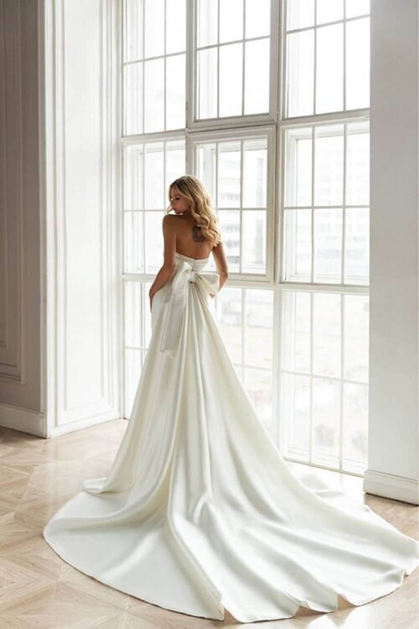 The White Aisle Bridal