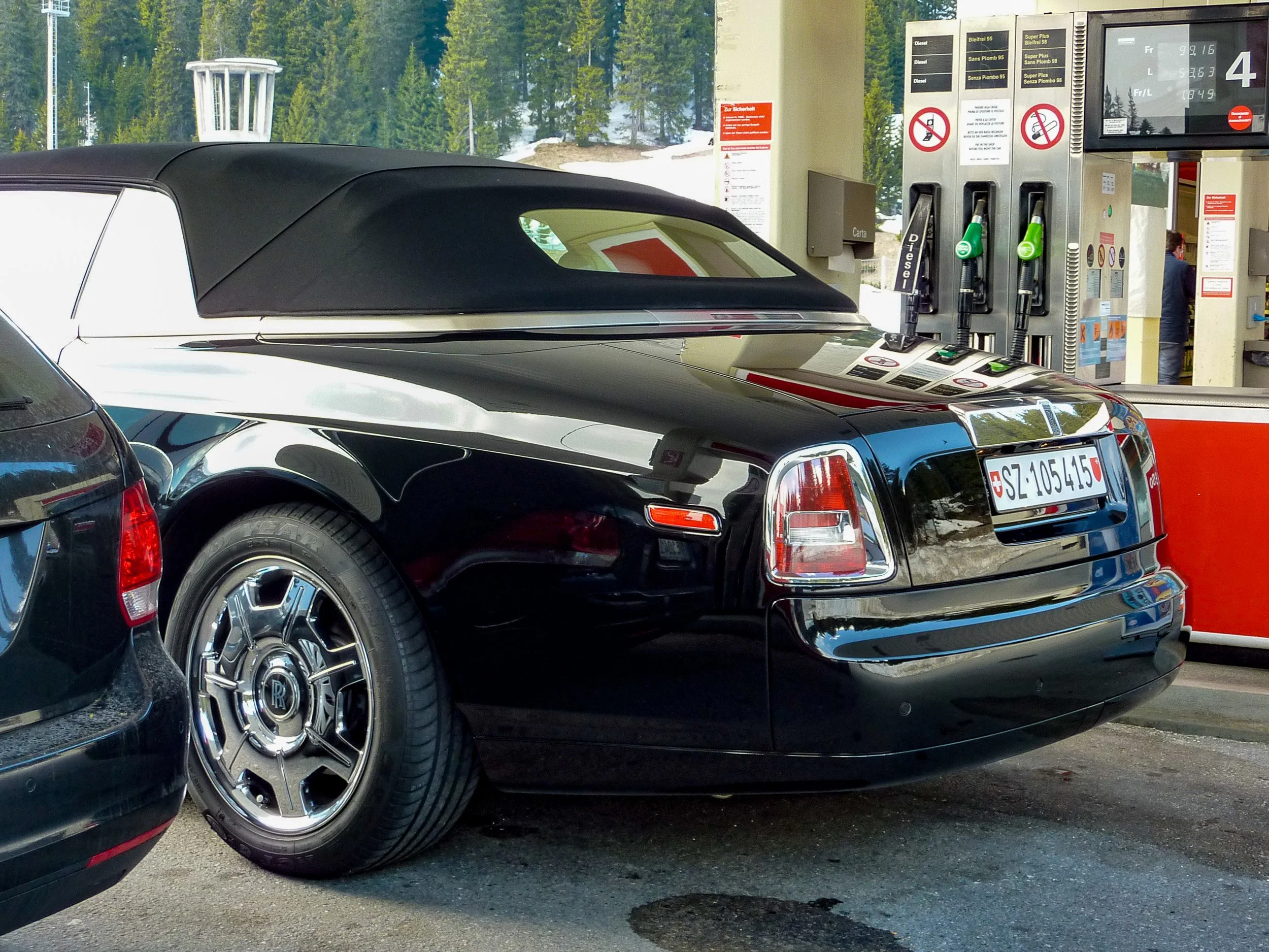 Luxury even at the gas pump in Switzerland