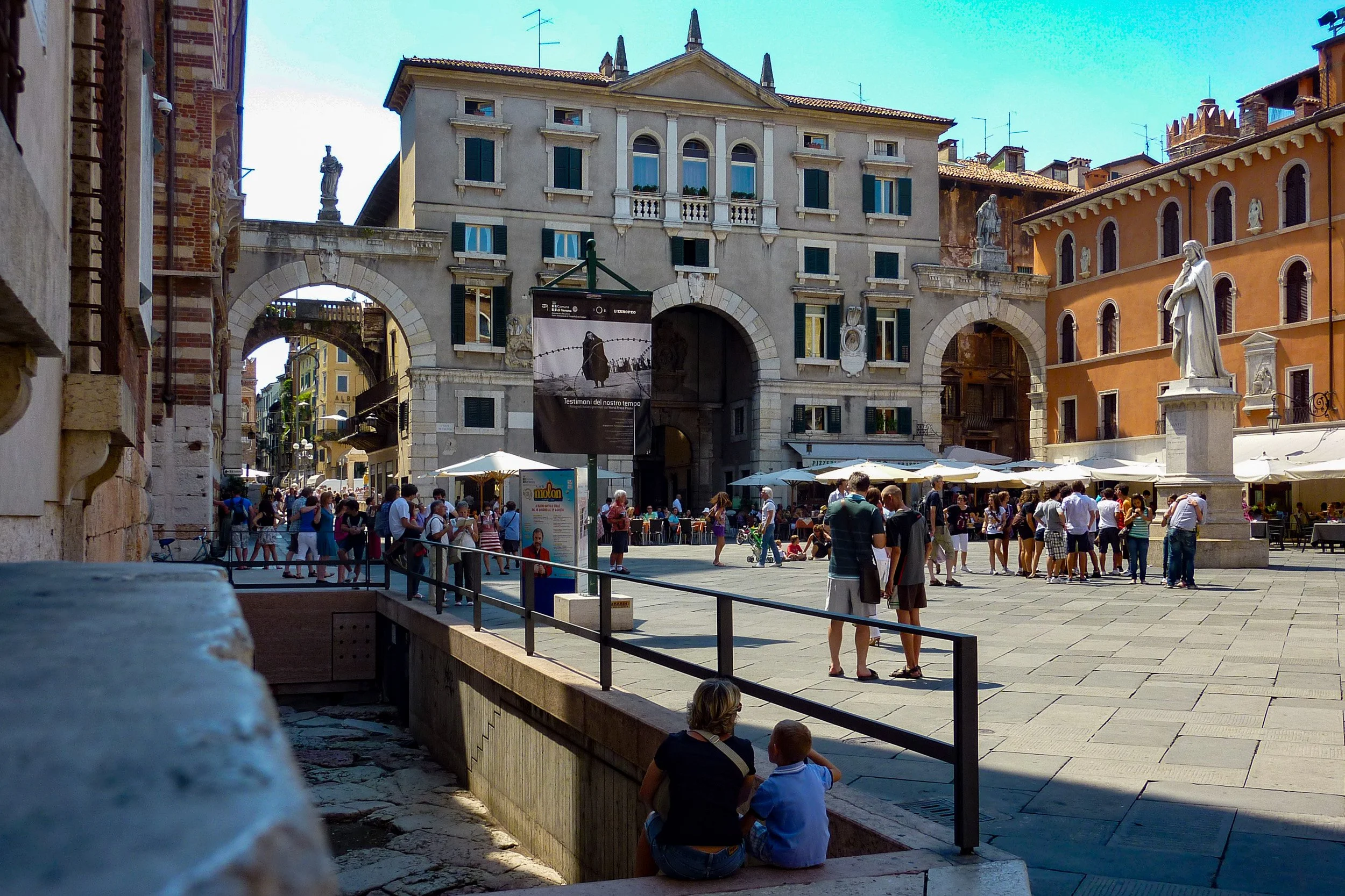 The ruins surrounding the piazza