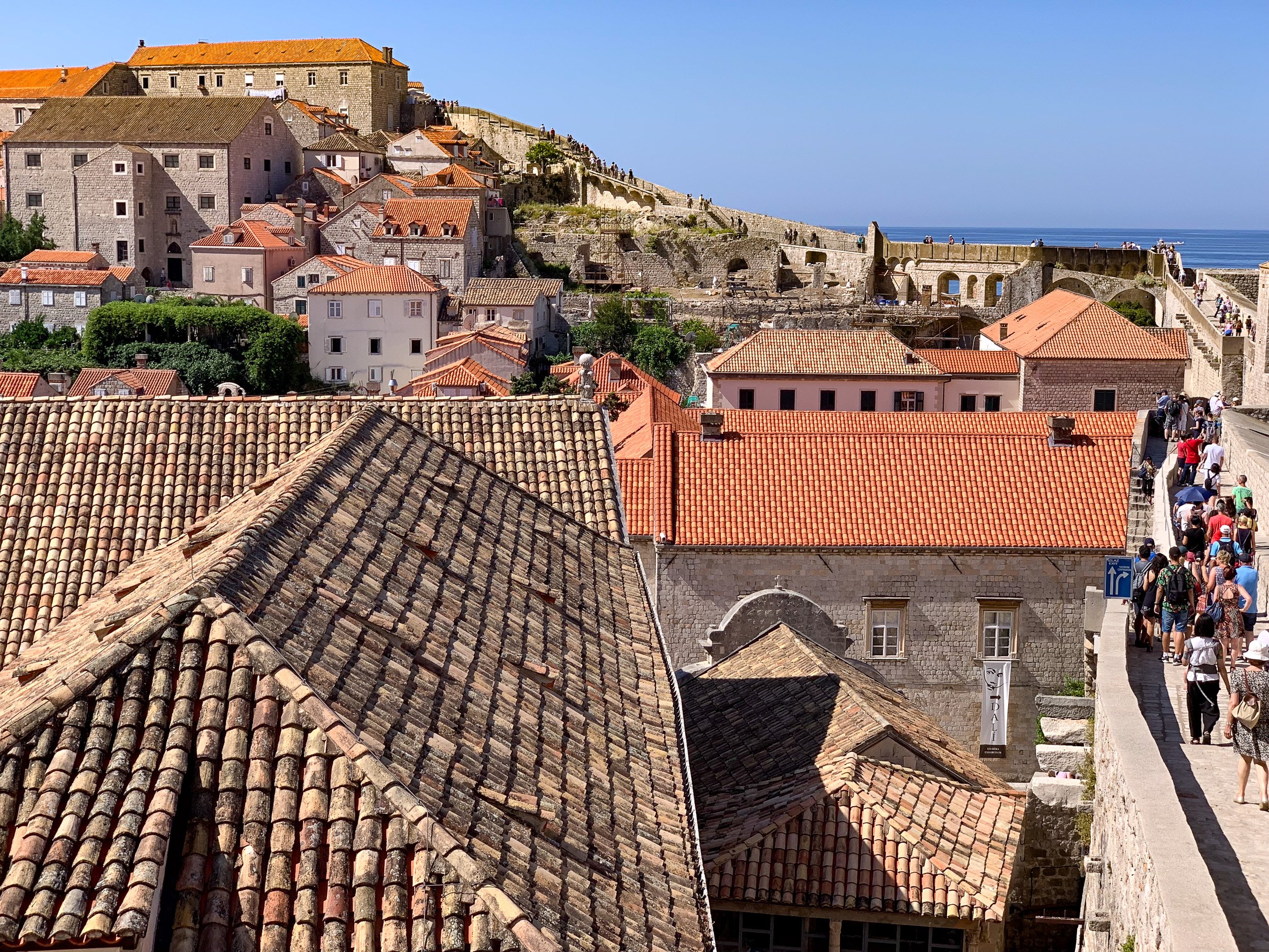 Darker roofs weren't bombed in the war