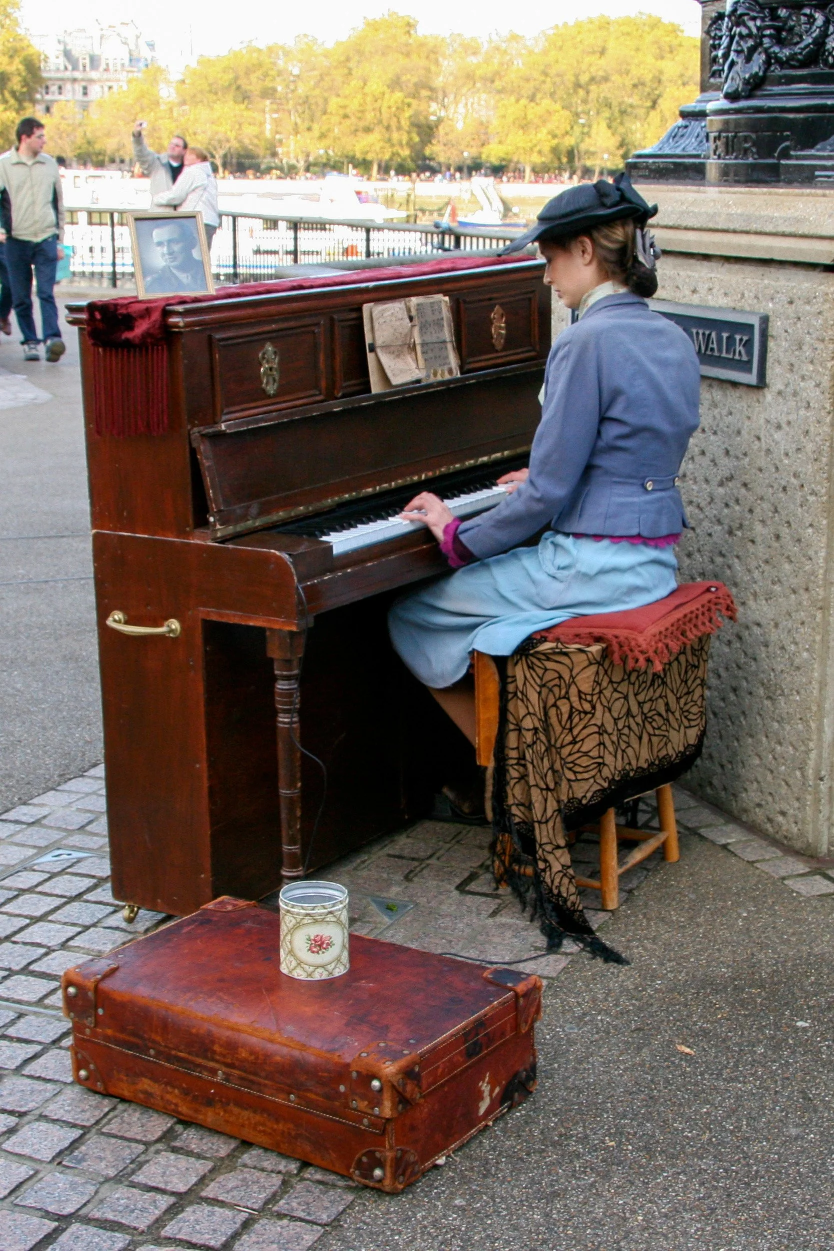 Busker along the Thames