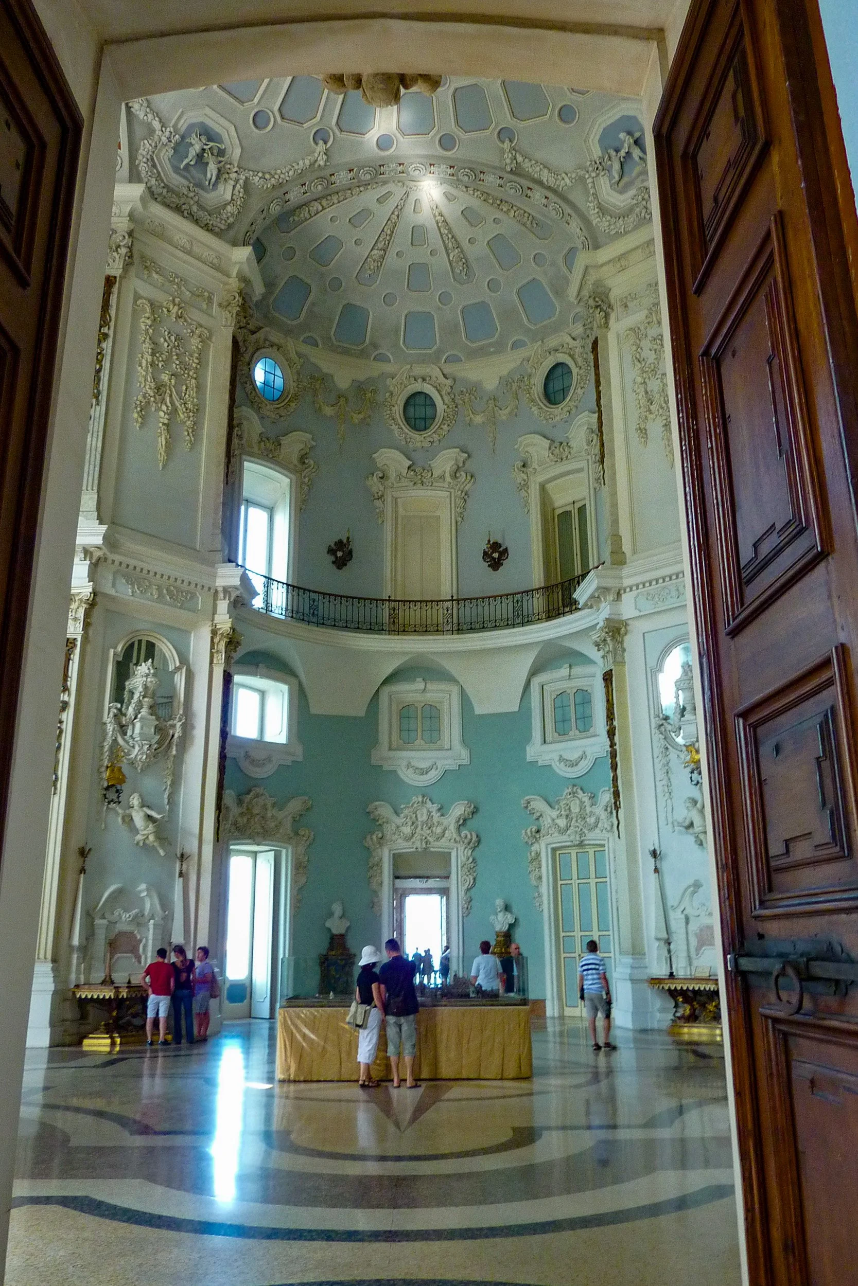 Isola Bella interior