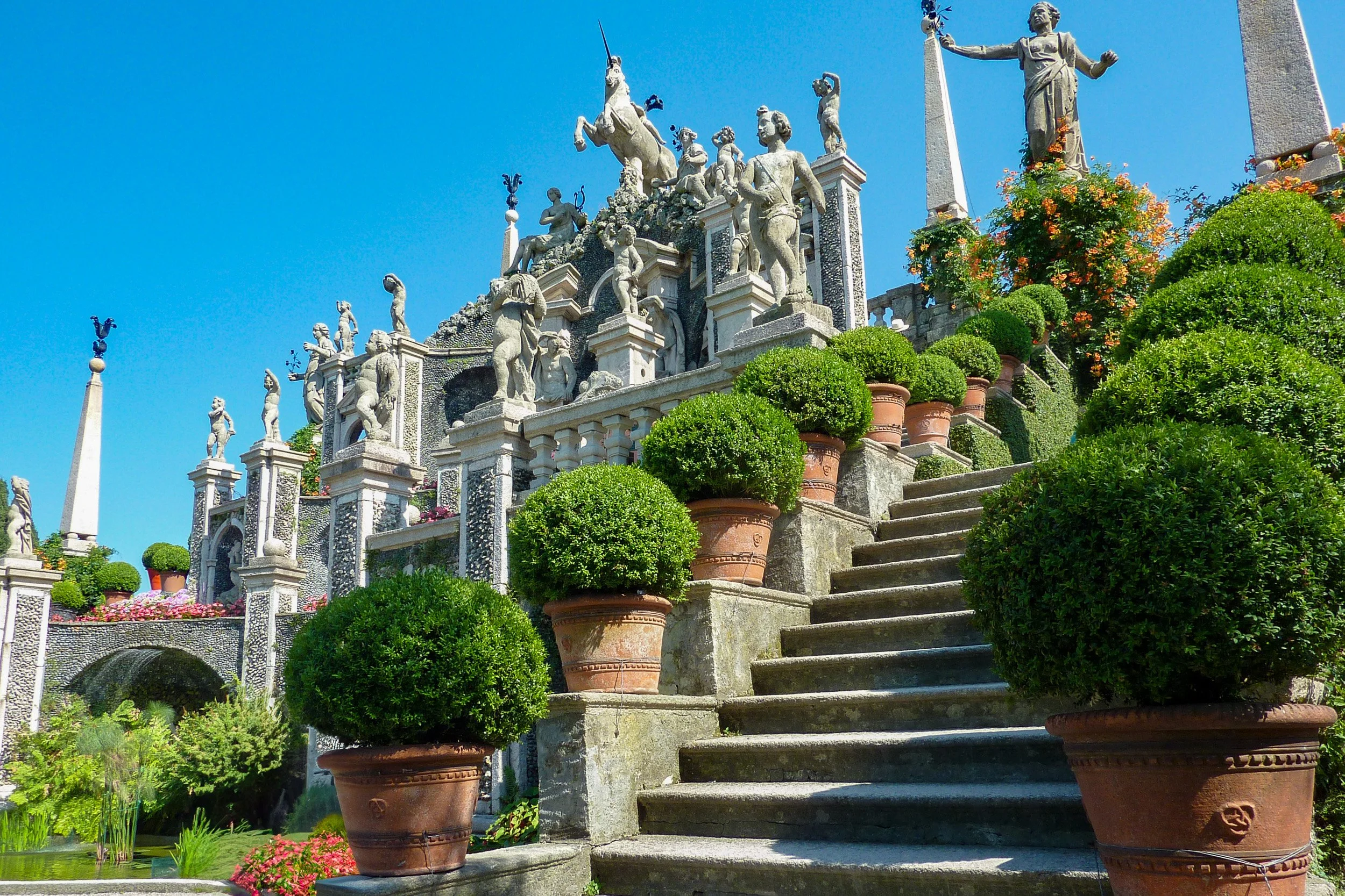 Isola Bella statues