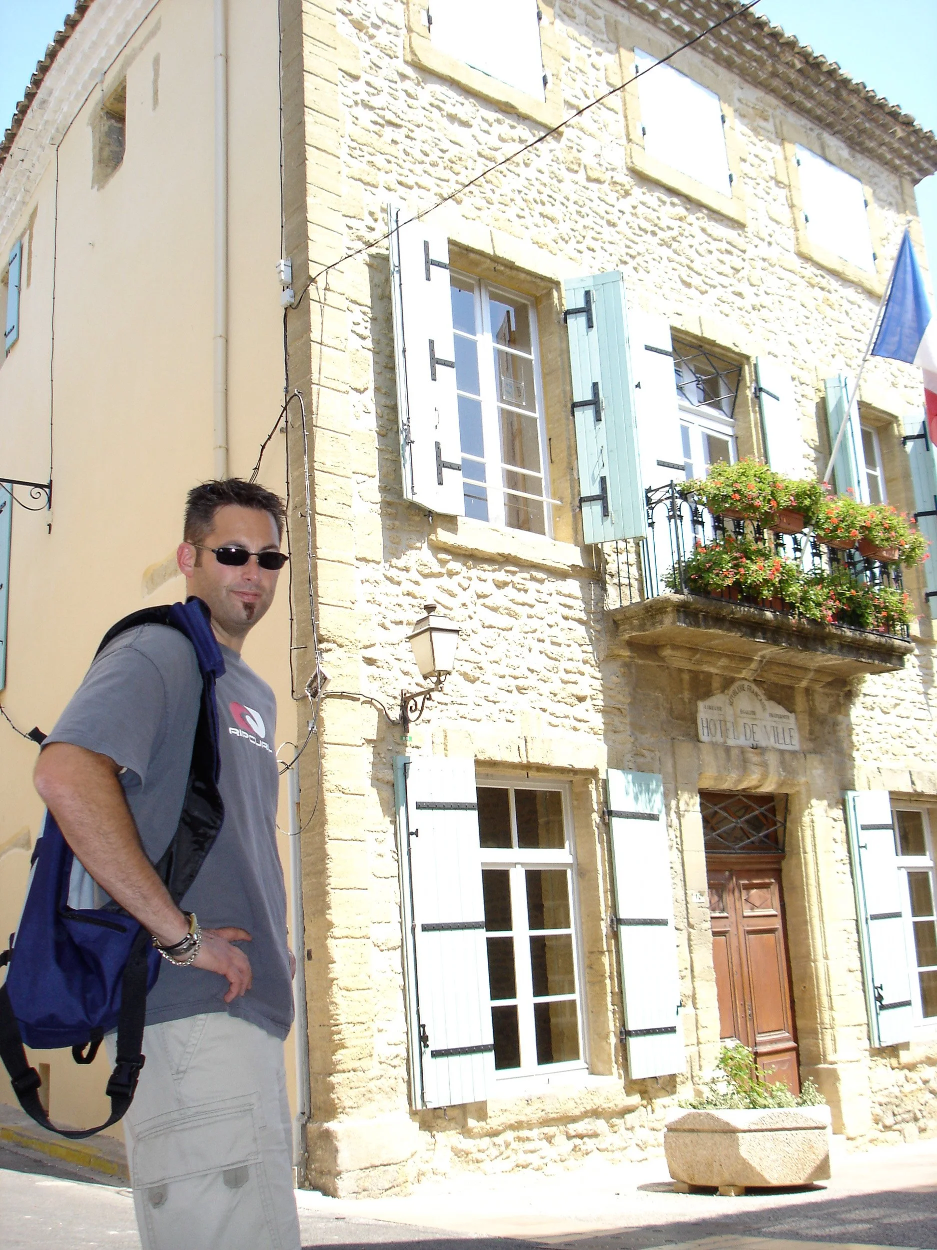 Châteauneuf-du-Pape facade