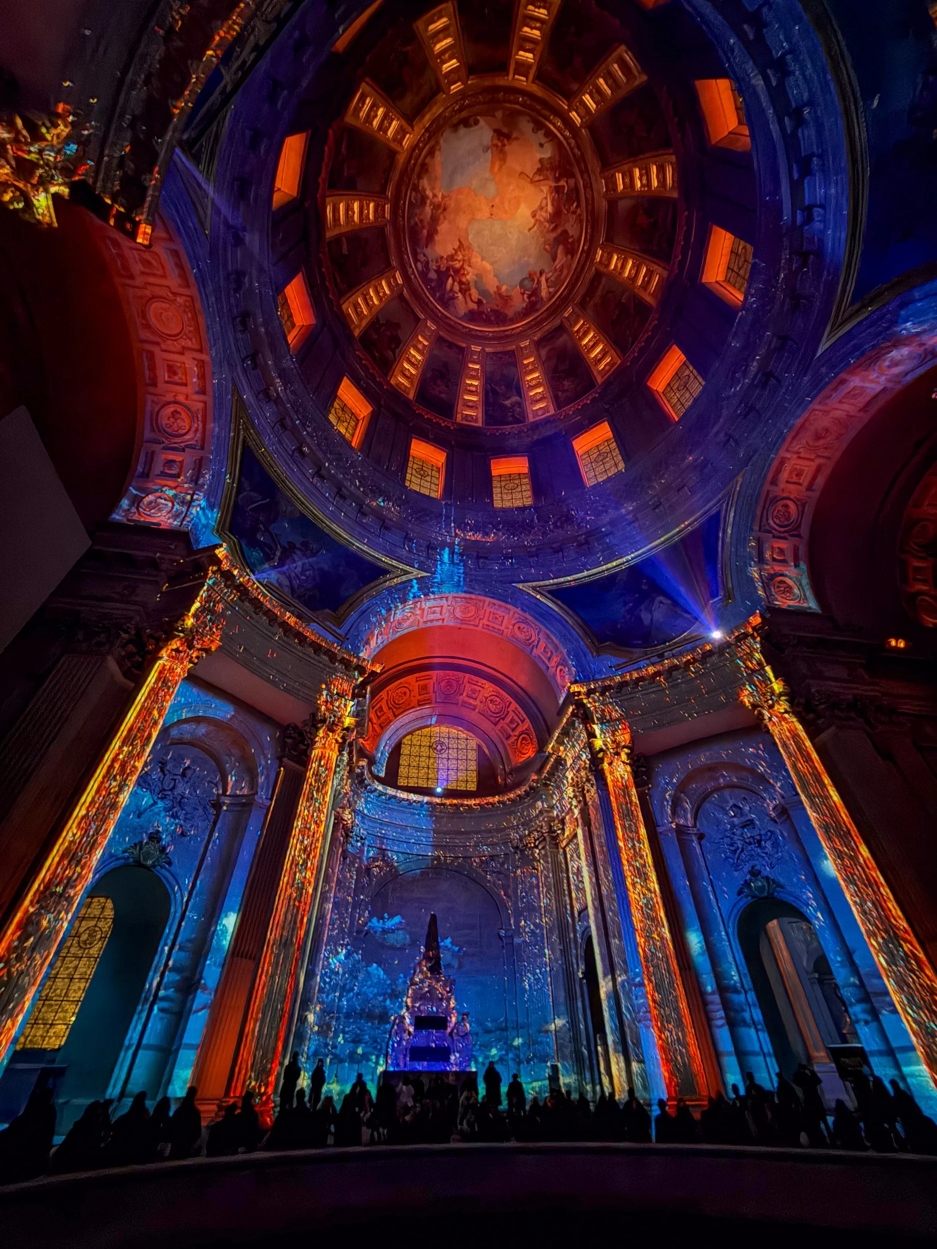 Light show at Les Invalides.