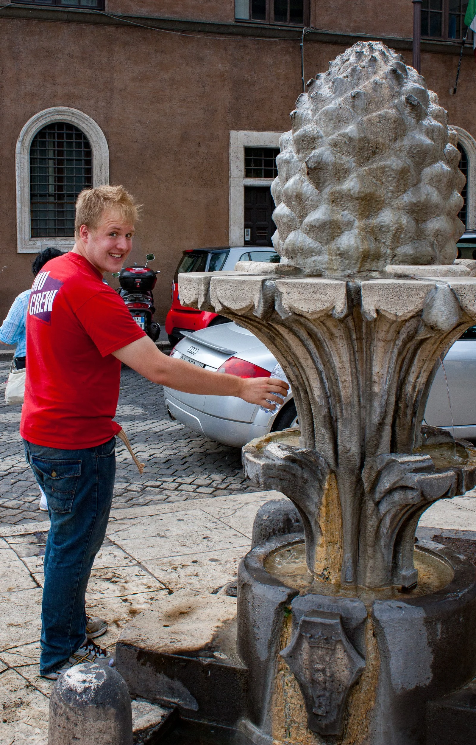 Mac refilling at the fountain.