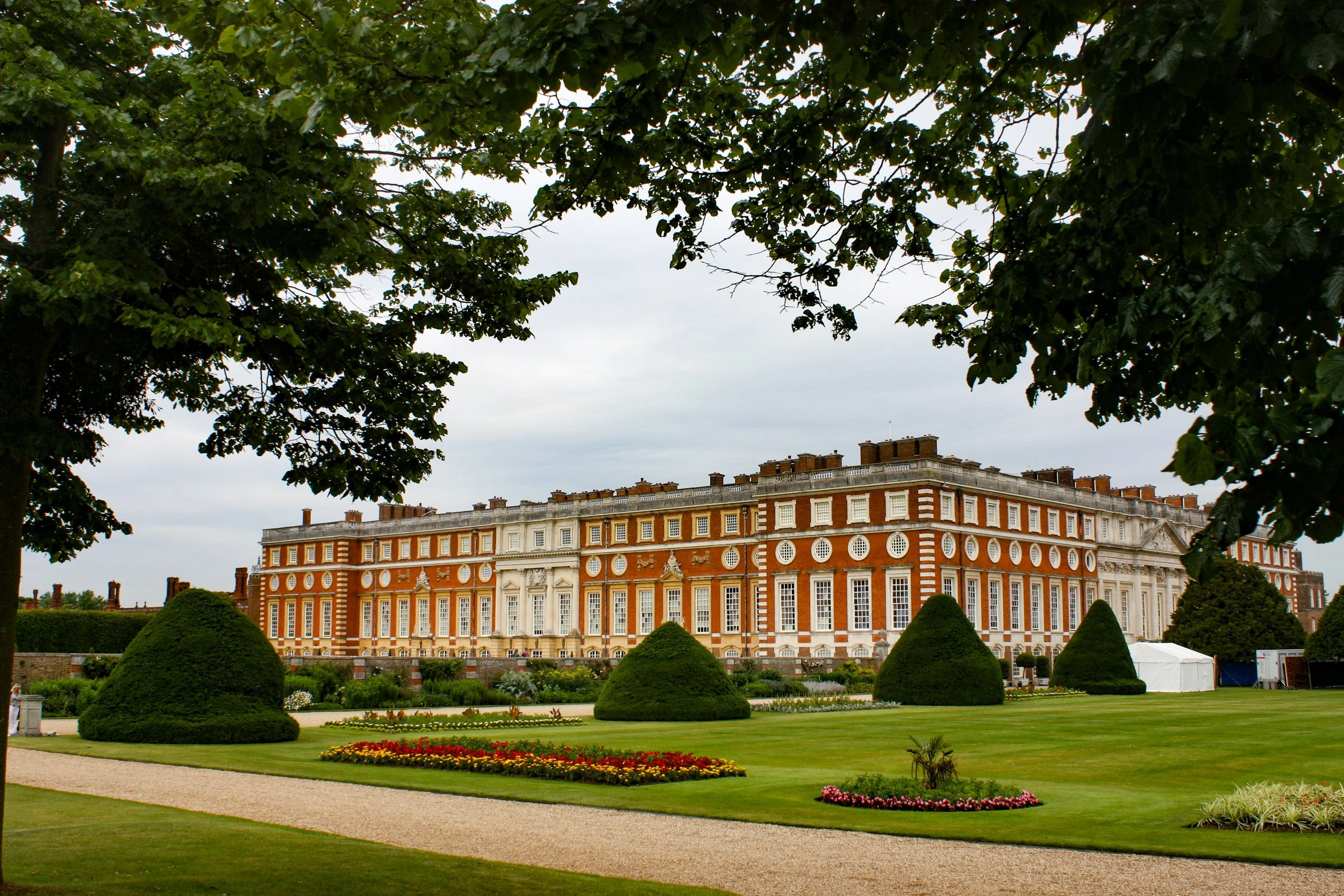 Hampton Court grounds