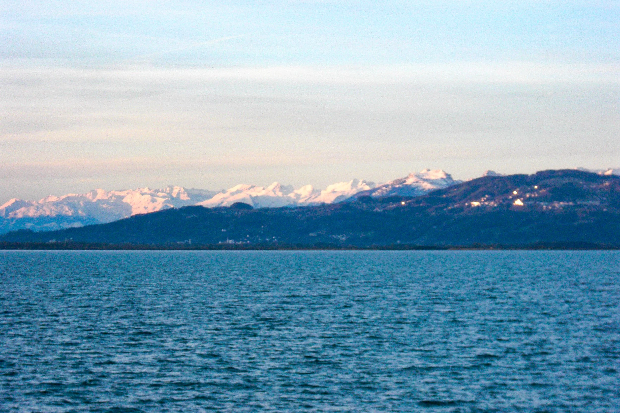 Lindau Lake Constance surrounded by mountains.jpg
