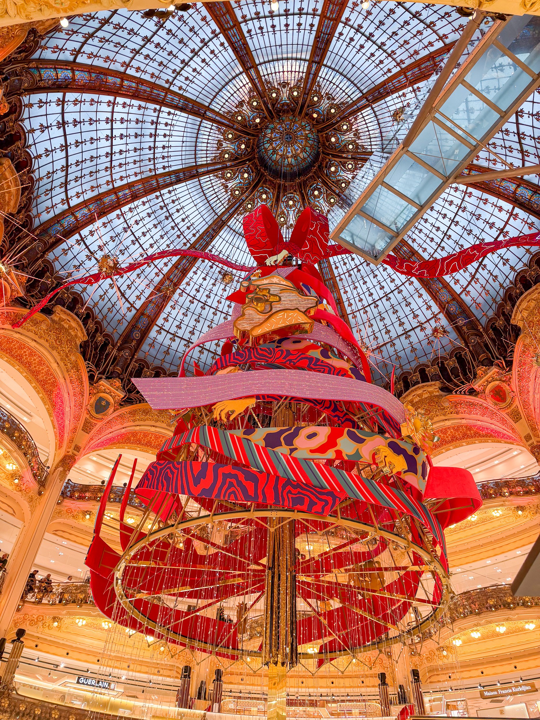 The “tree” animates and sparkles every few minutes..