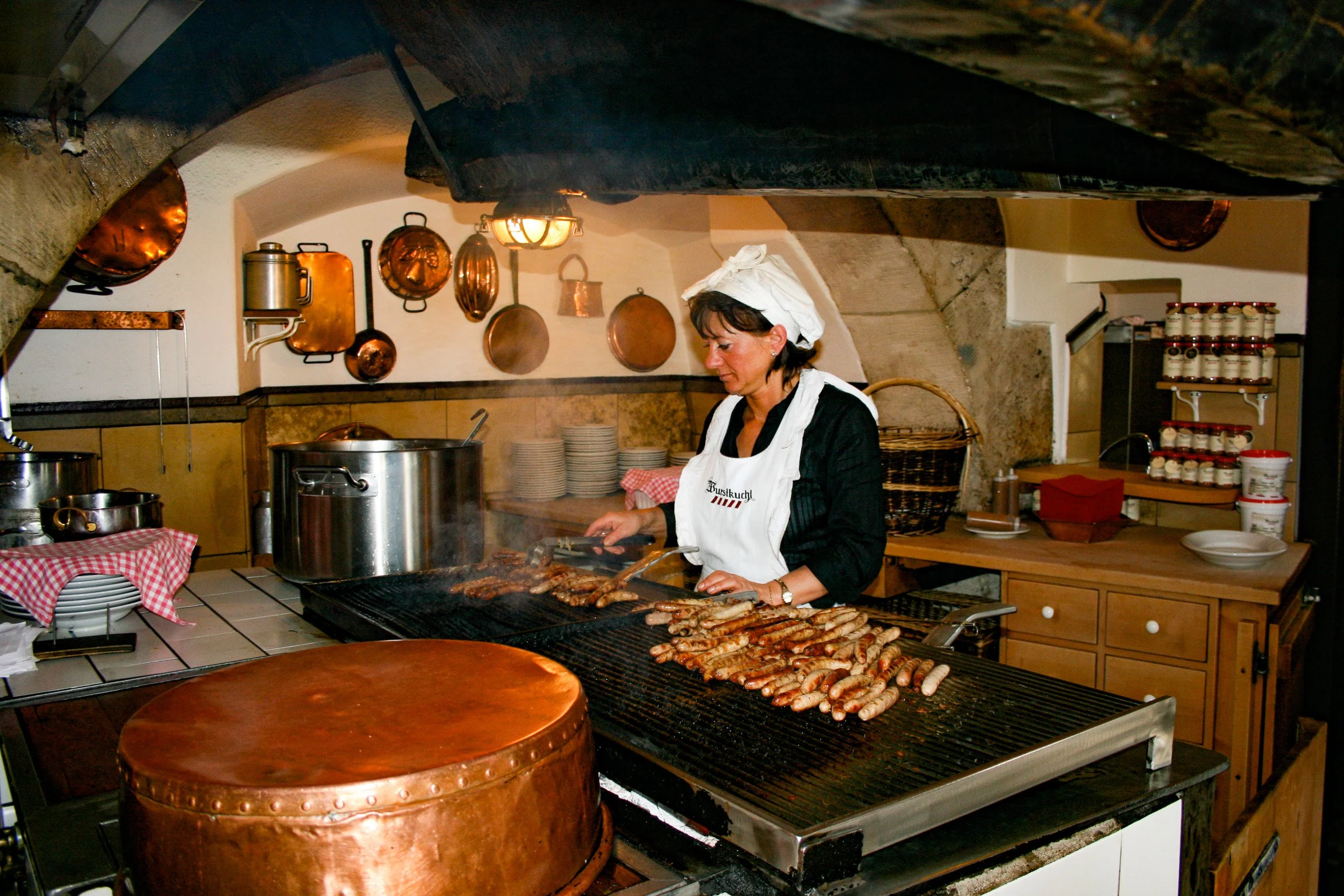 Regensburg Historische Wurstkuchl interior