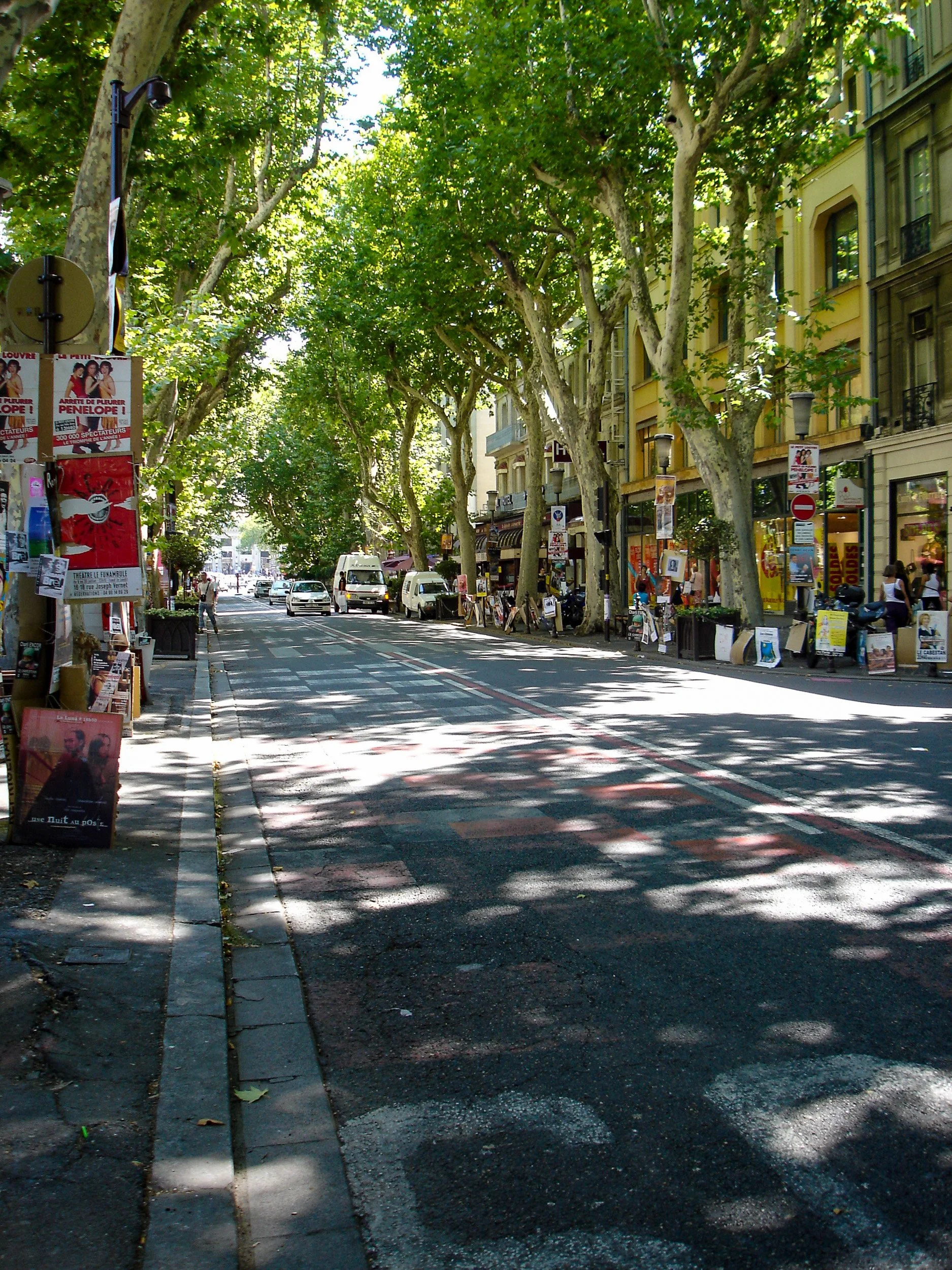 Avignon festival street