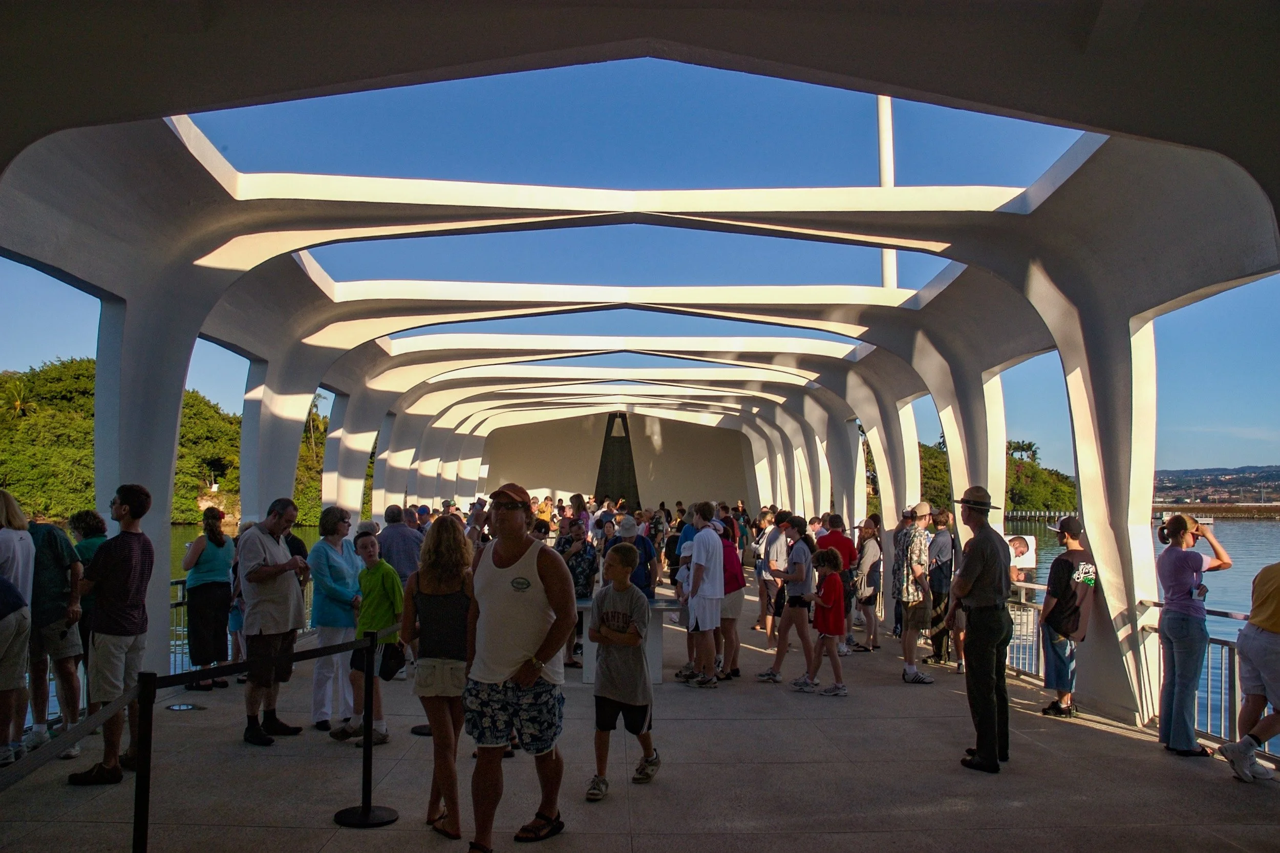 Arizonal Memorial Pearl Harbor.jpg