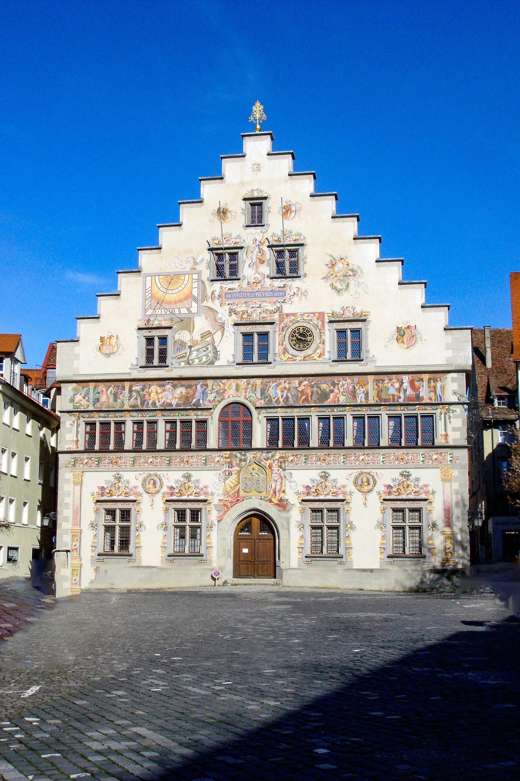 Altes Rathaus (Old Town Hall) .jpg