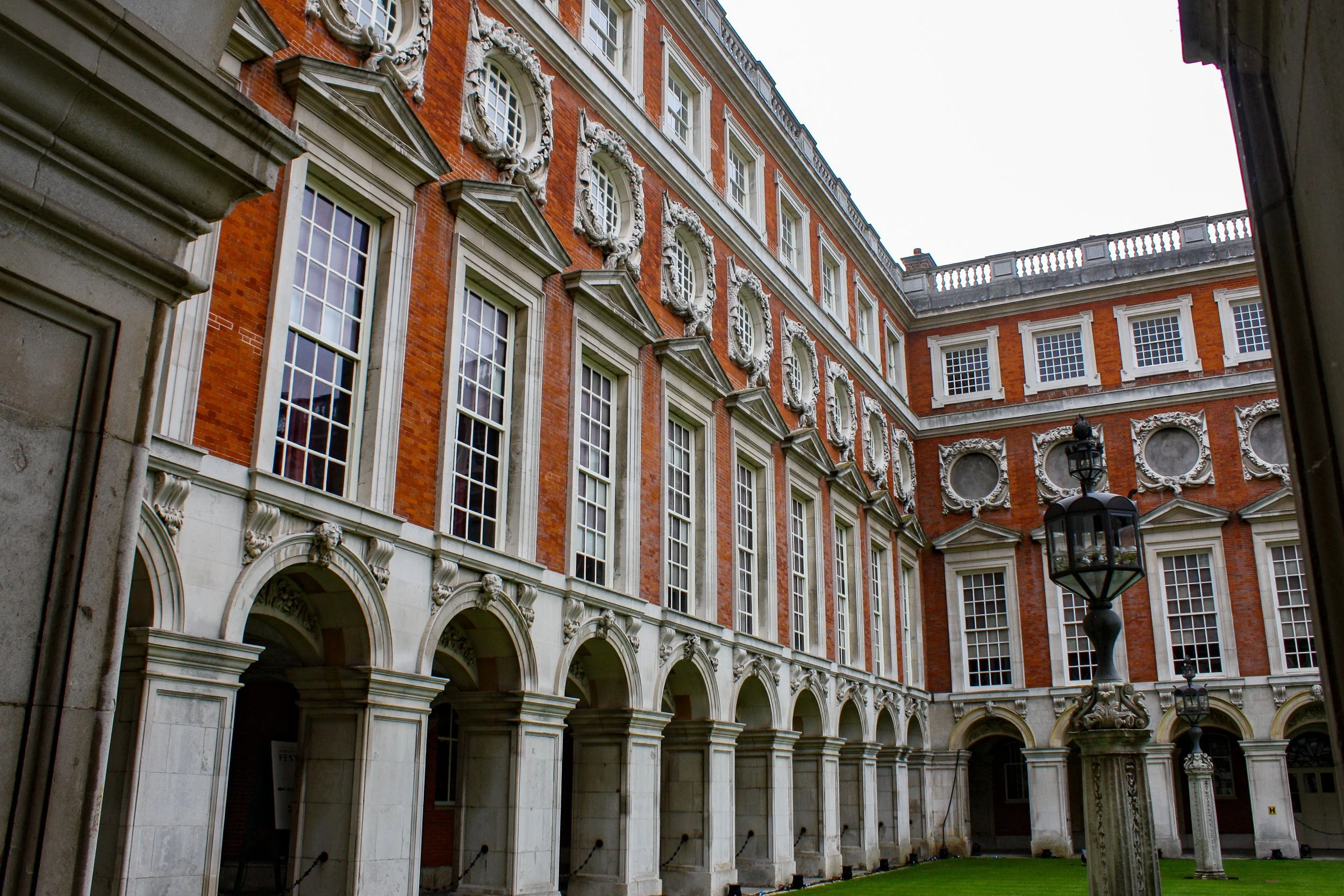 Hampton Court architecture