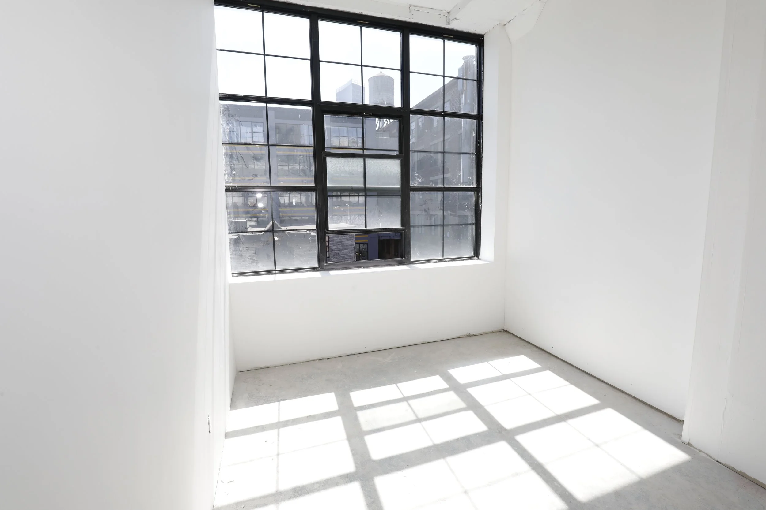 Studio 624 - 1,550$/Mo. - Sink Possible