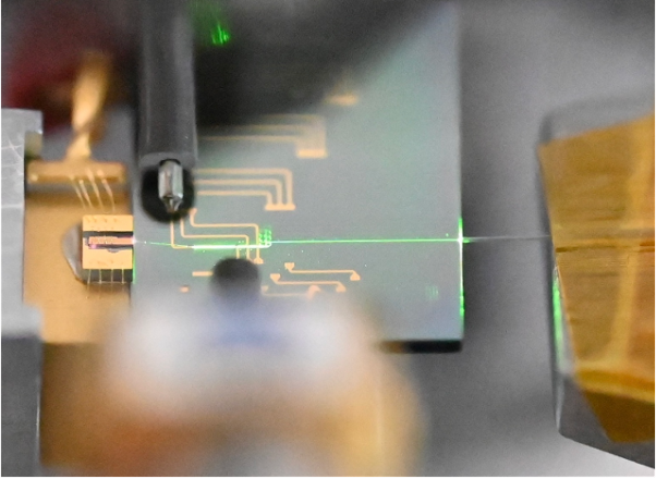 Ultrafast laser on a lithium niobate chip (2023)
