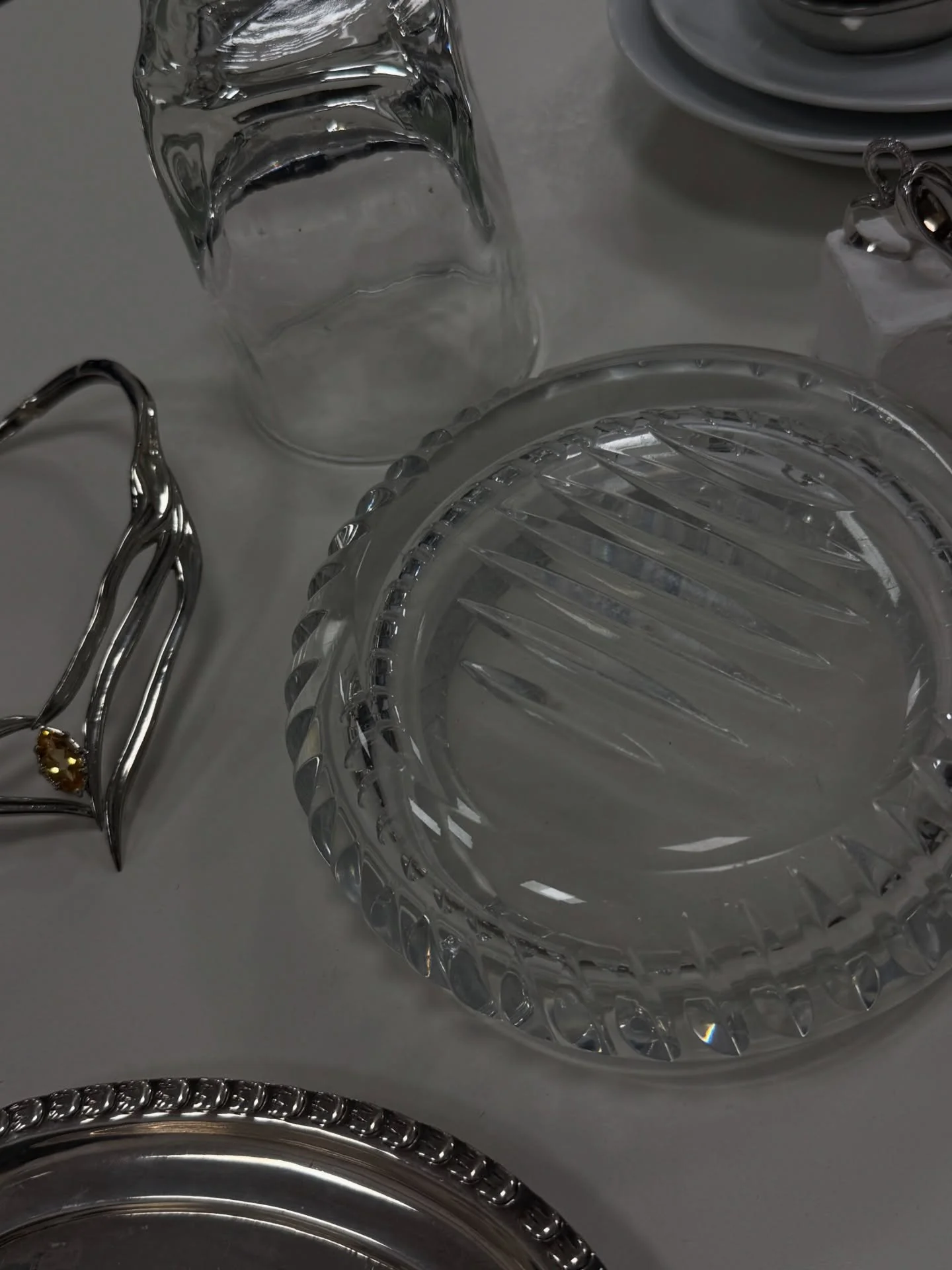 shooting bts of 𝘛𝘢𝘣𝘭𝘦 𝘧𝘰𝘳 𝘖𝘯𝘦