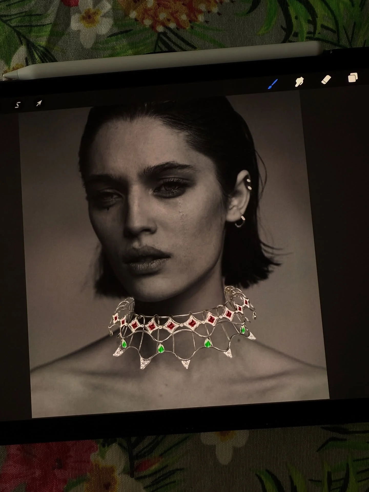 Harlequin choker necklace. Submission piece.

Rigid platinum necklace featuring spinels, Burma jade, diamonds