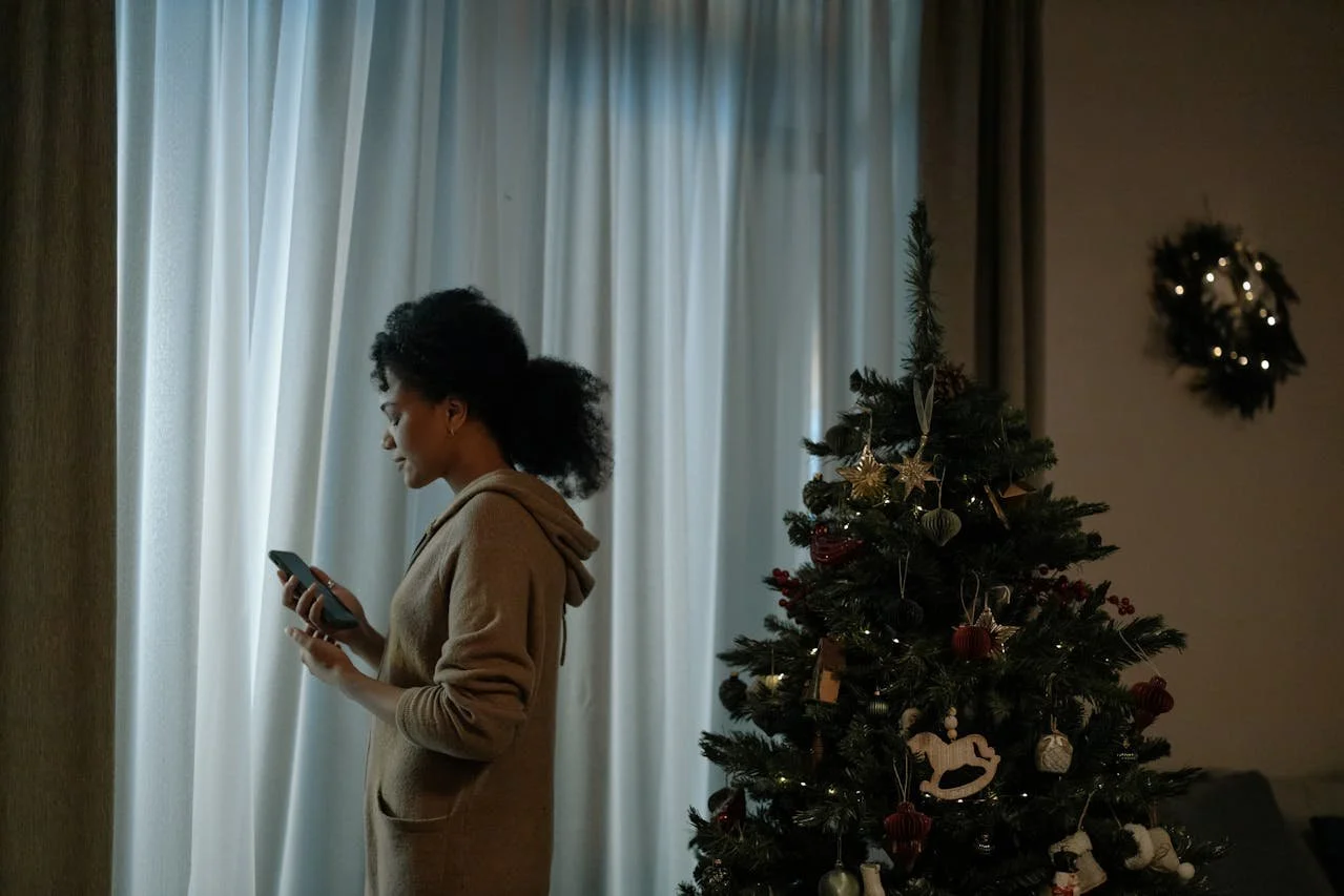 How to Let Go, Set Boundaries, &amp; Protect Your Mental Health This Holiday Season