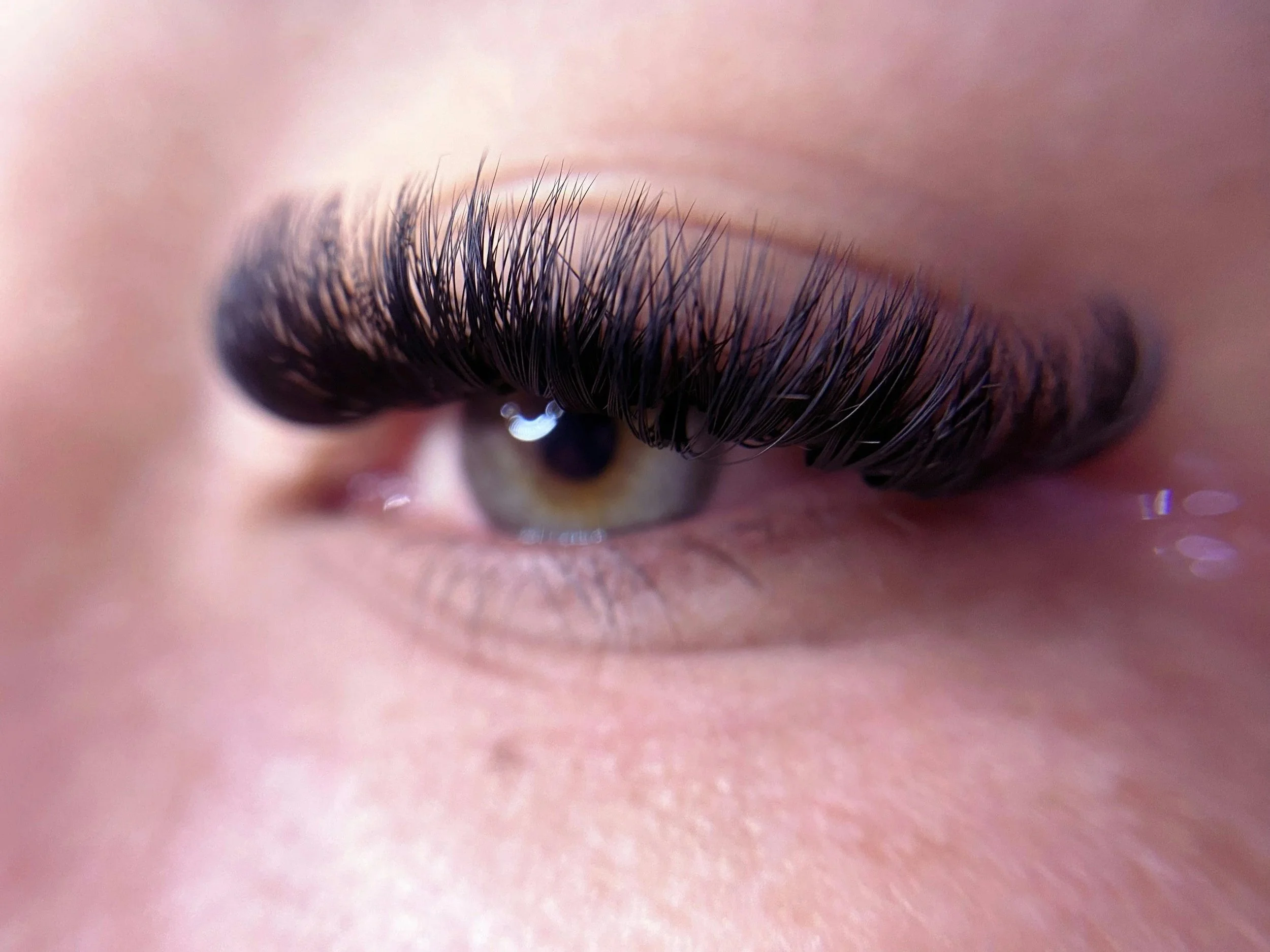 Woman with Volume lash extensions