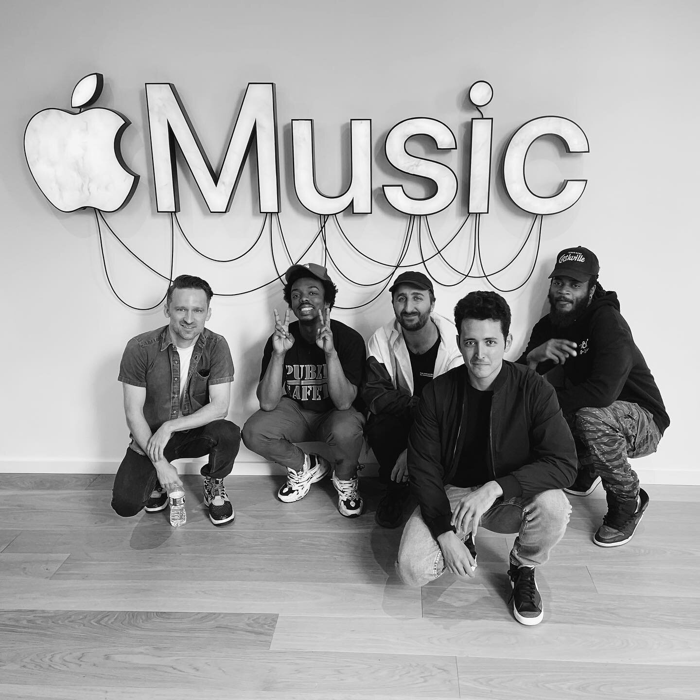 Thanks @applemusic music for hosting our team, and one of our TONS NEXT artists @worldofbrown in your Nashville office this morning! We had a blast and loved sharing some music with you 💚