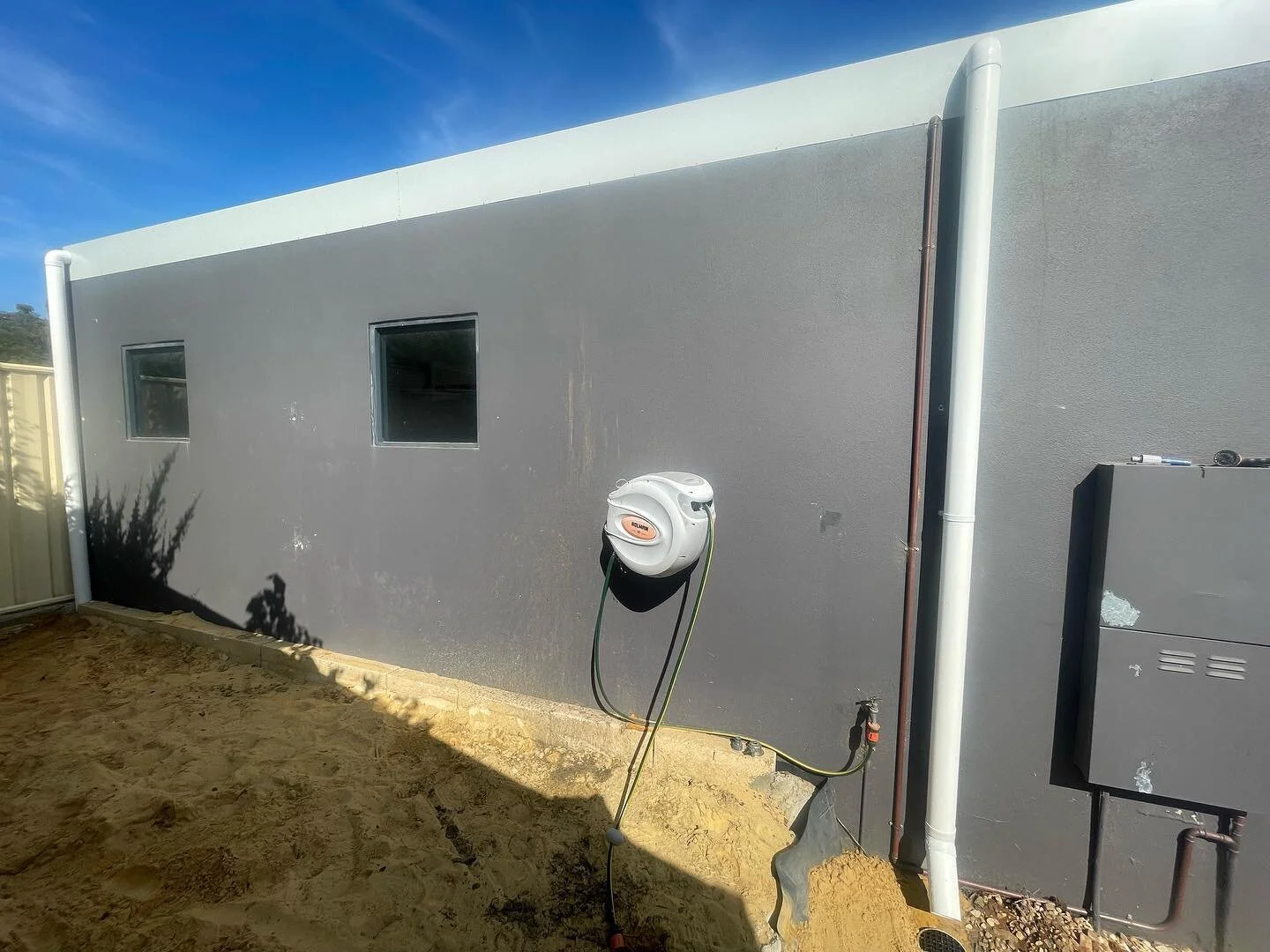 ☔️ New gutters, flashing &amp; bigger downpipes installed to stop this clients water leak in their garage

💧How are your gutters &amp; downpipes holding up from all this rain? Don&rsquo;t forget to also have your downpipes checked to ensure they are