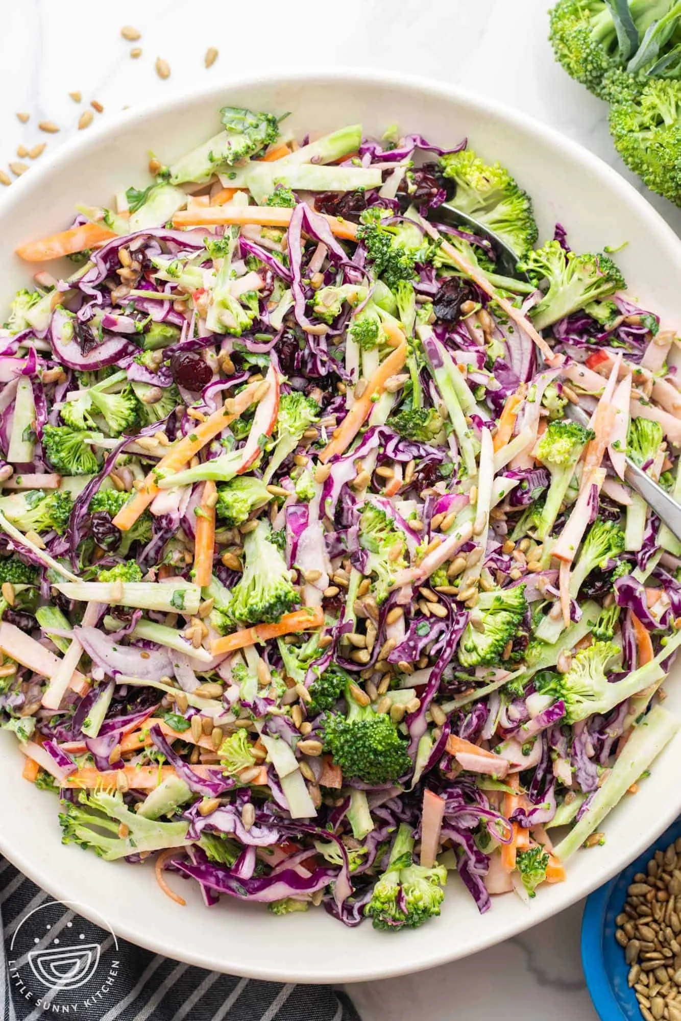 CABBAGE & BROCCOLI SLAW
