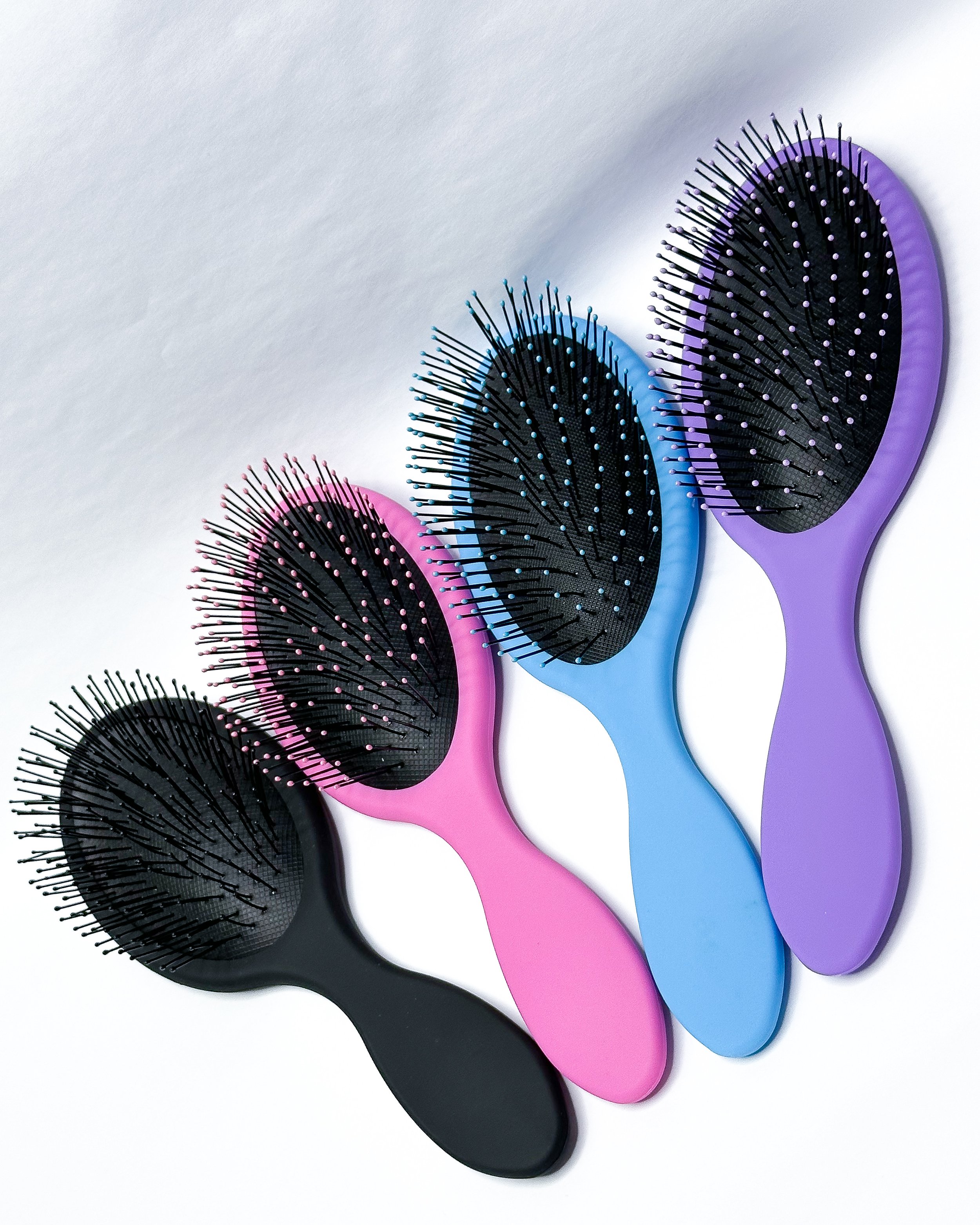 Detangling hair brush