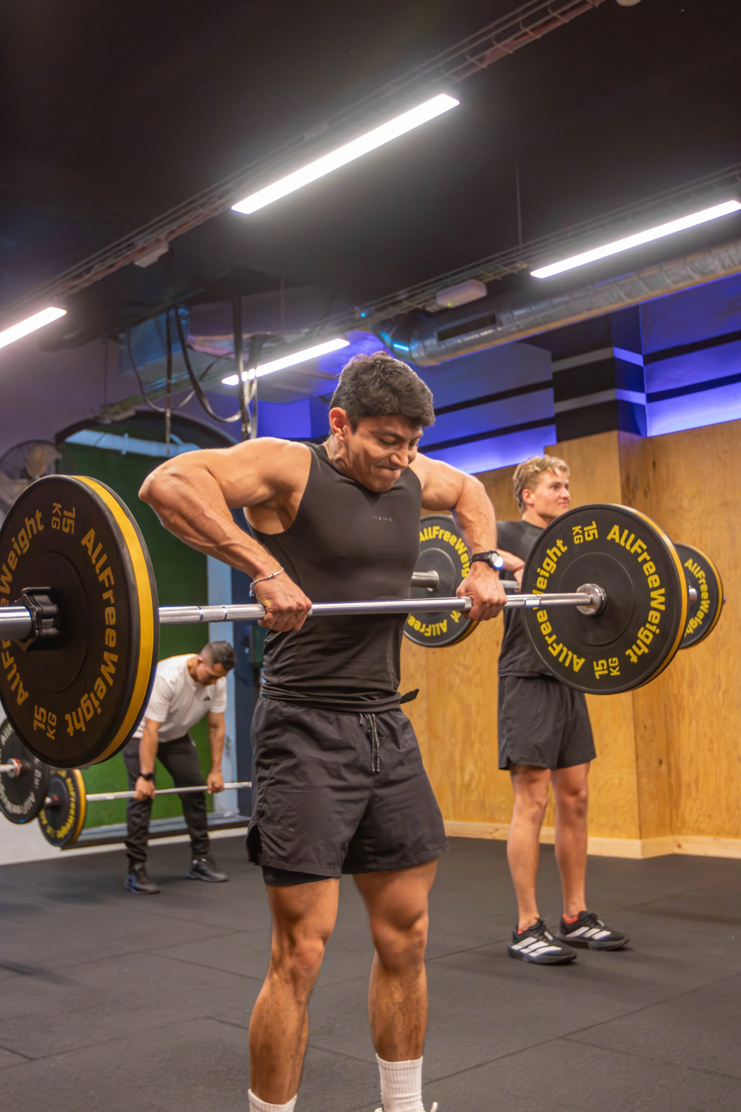 CrossTraining vs Gimnasio Tradicional: ¿Qué Da Mejores Resultados?