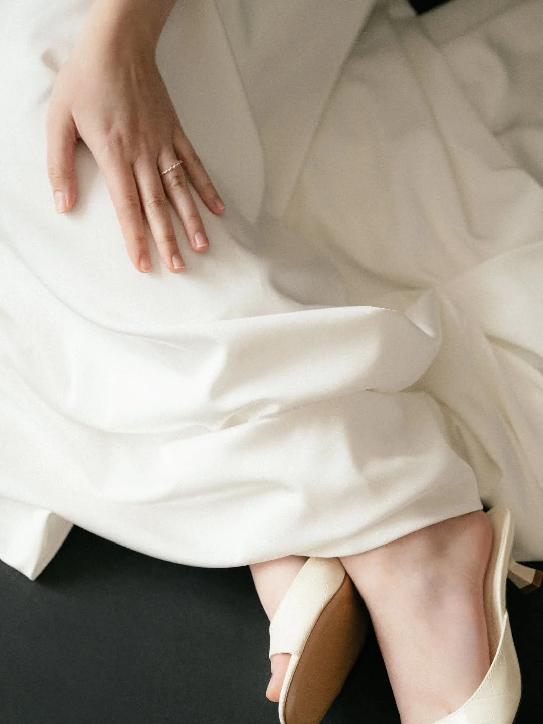 Bridal textures

H&amp;M @eliessa.beauty 
Jewelry @glore_vienna 
Dress @brautatelier_solea