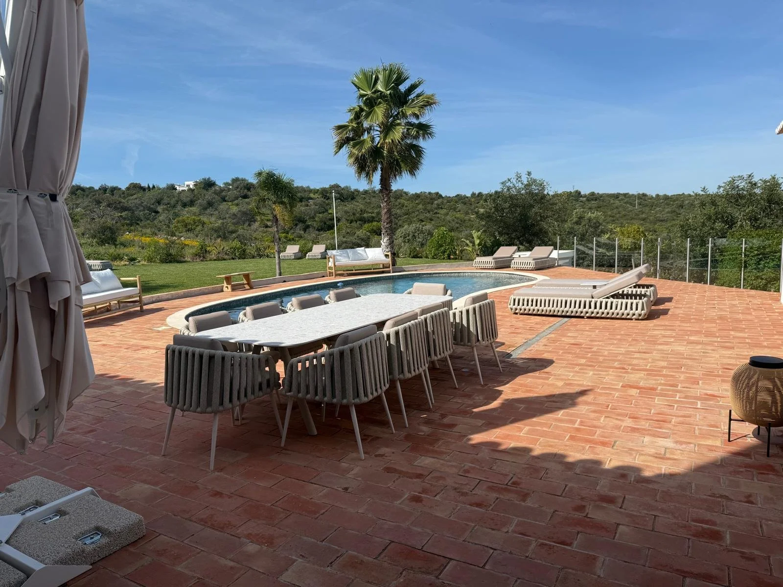 villa outside.jpg