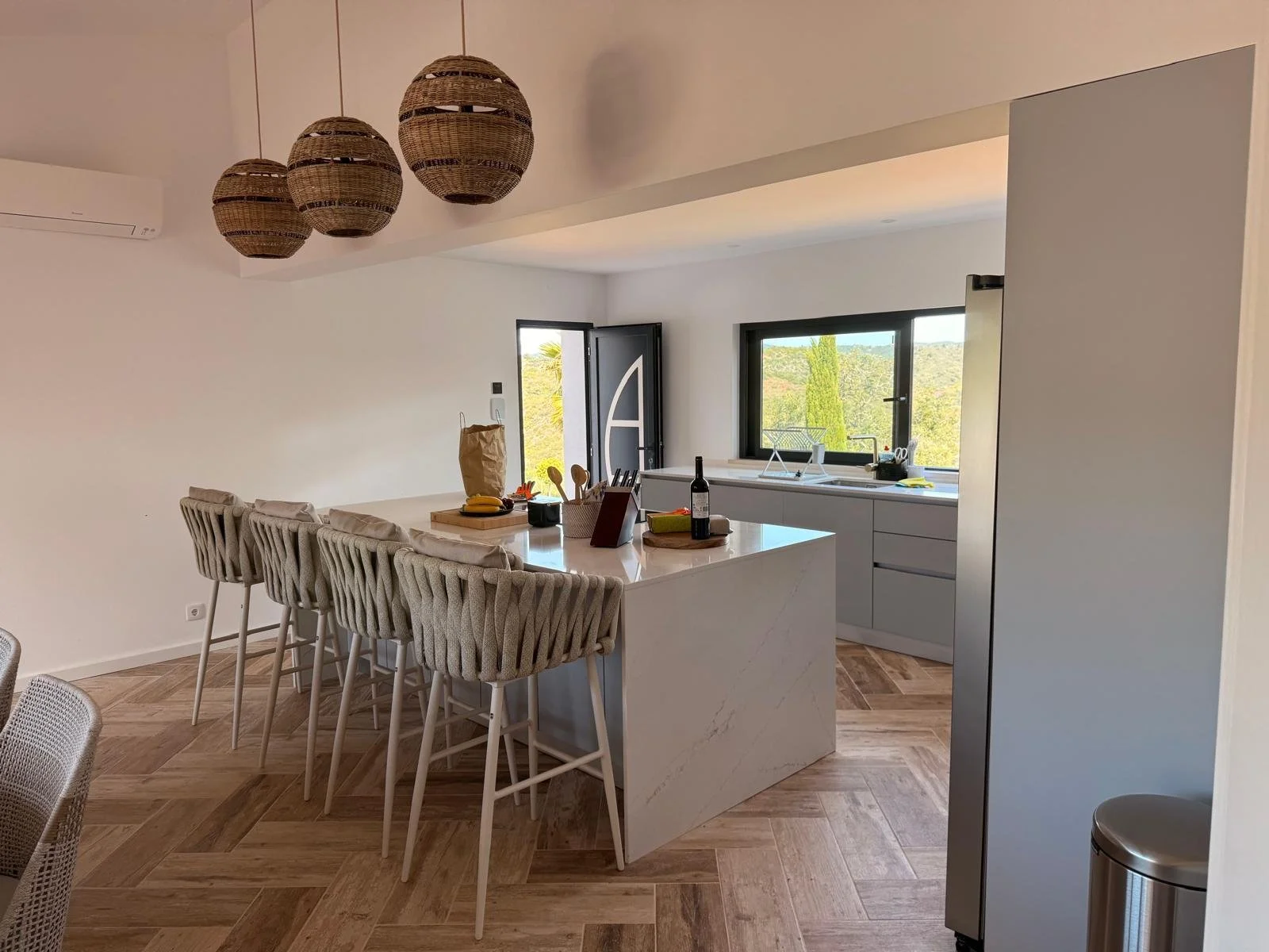 villa kitchen.jpg