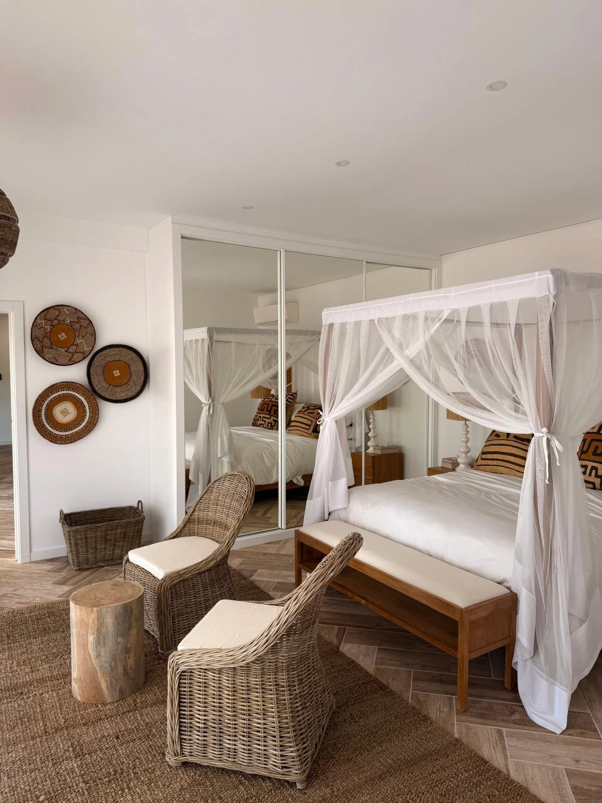 villa bedroom.jpg