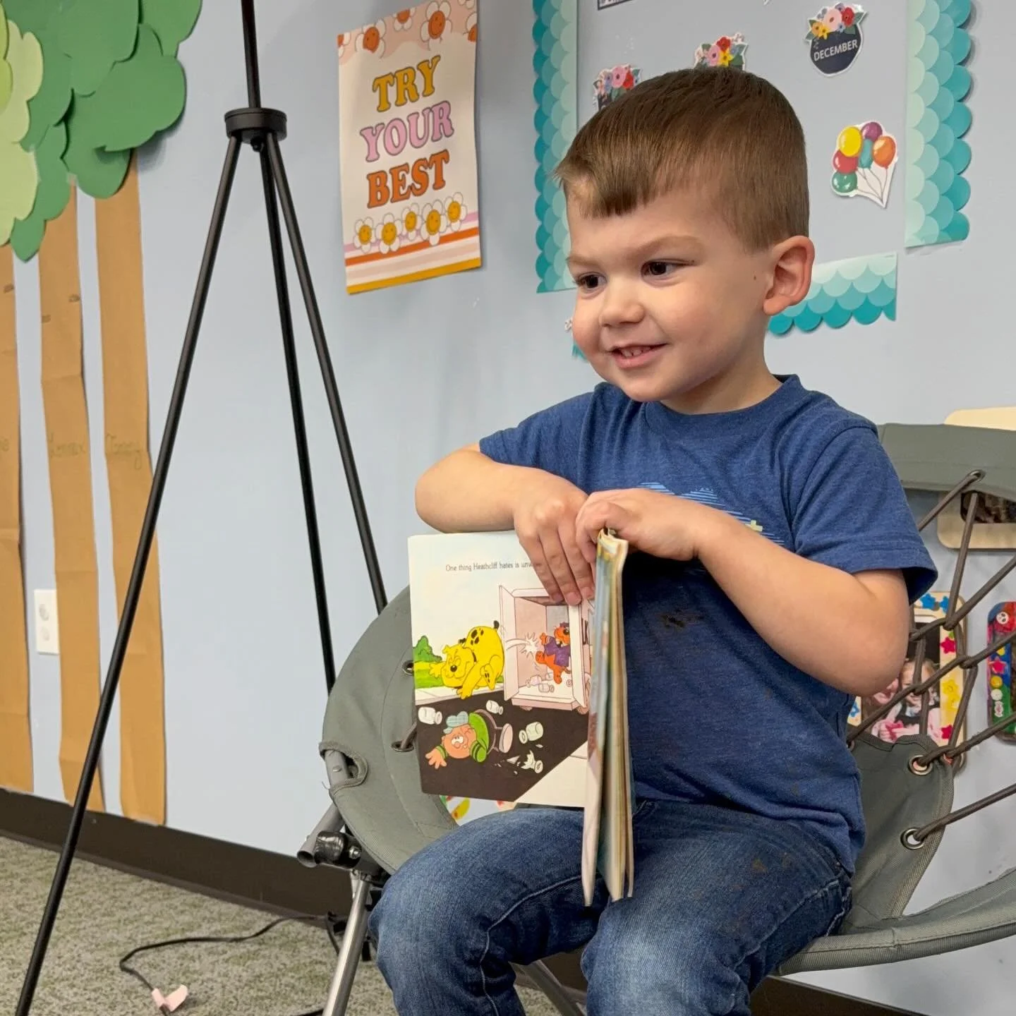 We love to read around here! 📖 And reading from birth to age five is the key to creating life long literacy skills. Not to mention all the other amazing skills we develop like turn taking, letter formation and orientation, writing and page direction