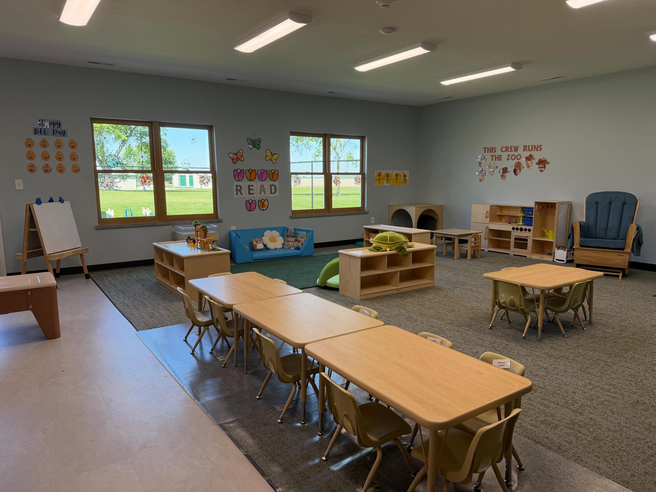 Ta da! Our newly furnished toddler room! Our toddlers have already loved playing in their new space. Check out our stories for more photos of what was in our delivery!

Thank you to @lakeshorelearning! Funding in part by @cfhowardclintoncarroll and @