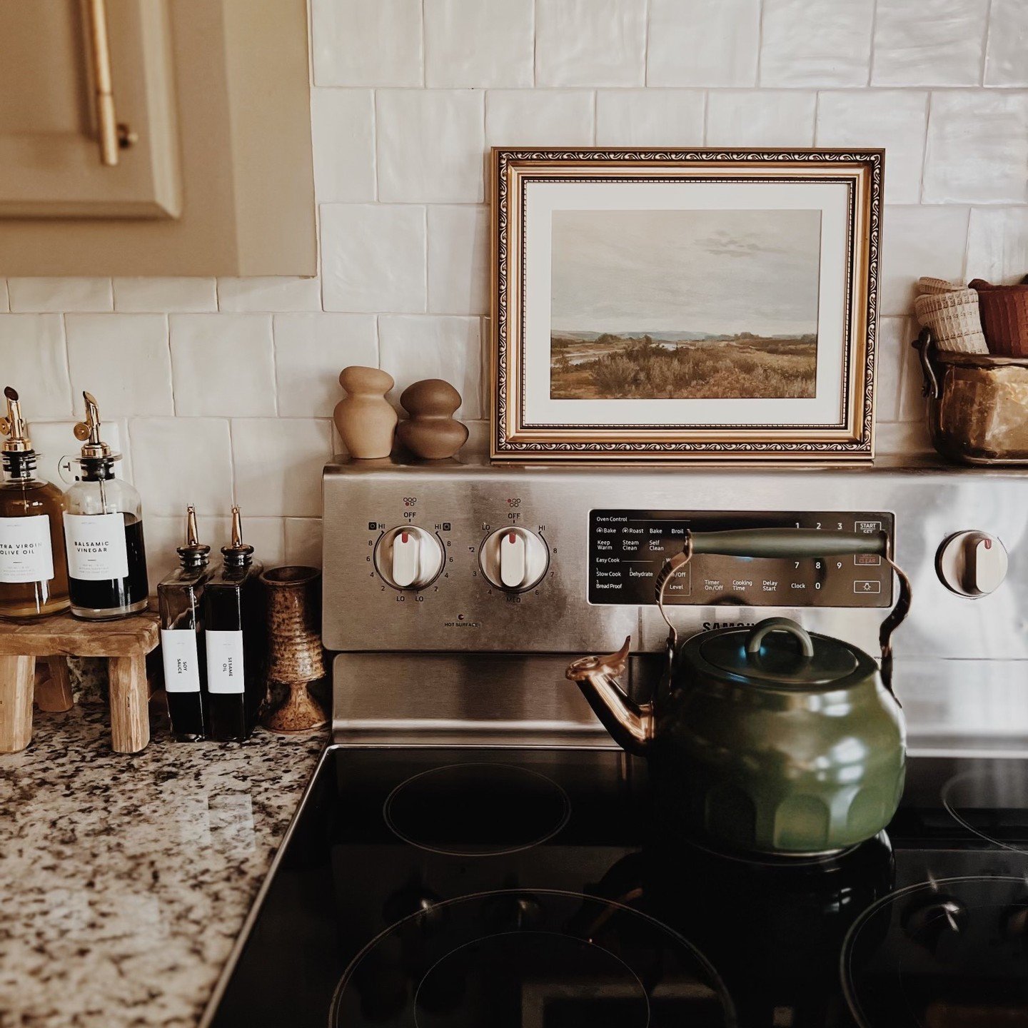 An all new blog just dropped over @joshuacalvinhome. Let&rsquo;s learn how to create visual interest in your kitchen 😍