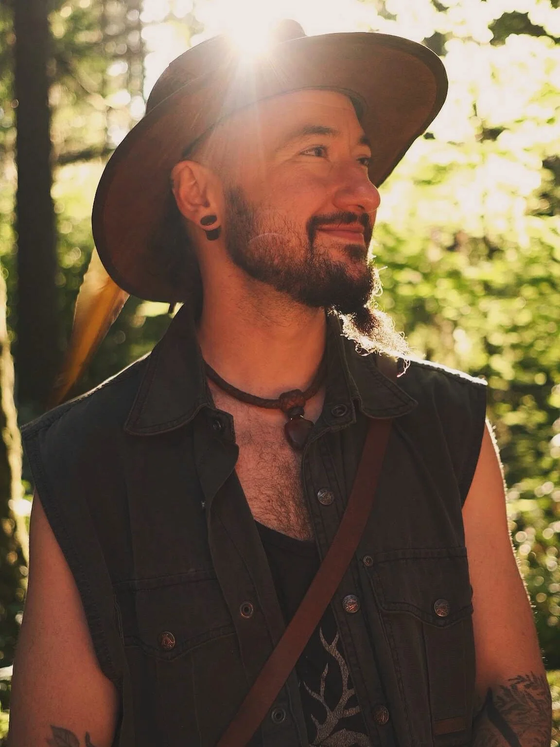 Feeling radiantly rejuvenated after Shiva Shakti&mdash; a community gathering in the sanctuary of old growth forest and Molalla river @troutcreekwildernesslodge .

I am honored to have offered my gifts here, and am inspired by all the incredible crea