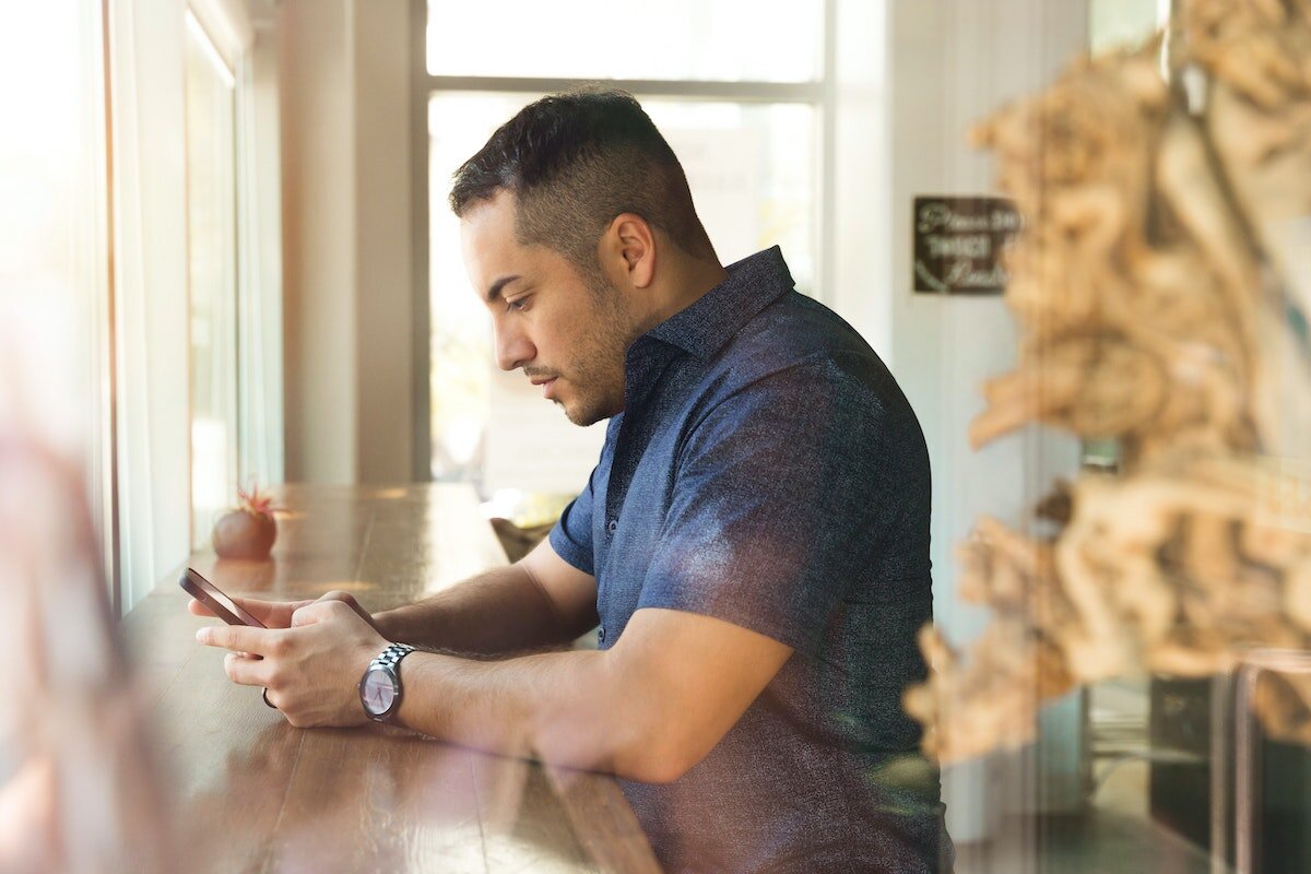 linkedin-sales-navigator-sbtfAbhbp3w-unsplash.jpg